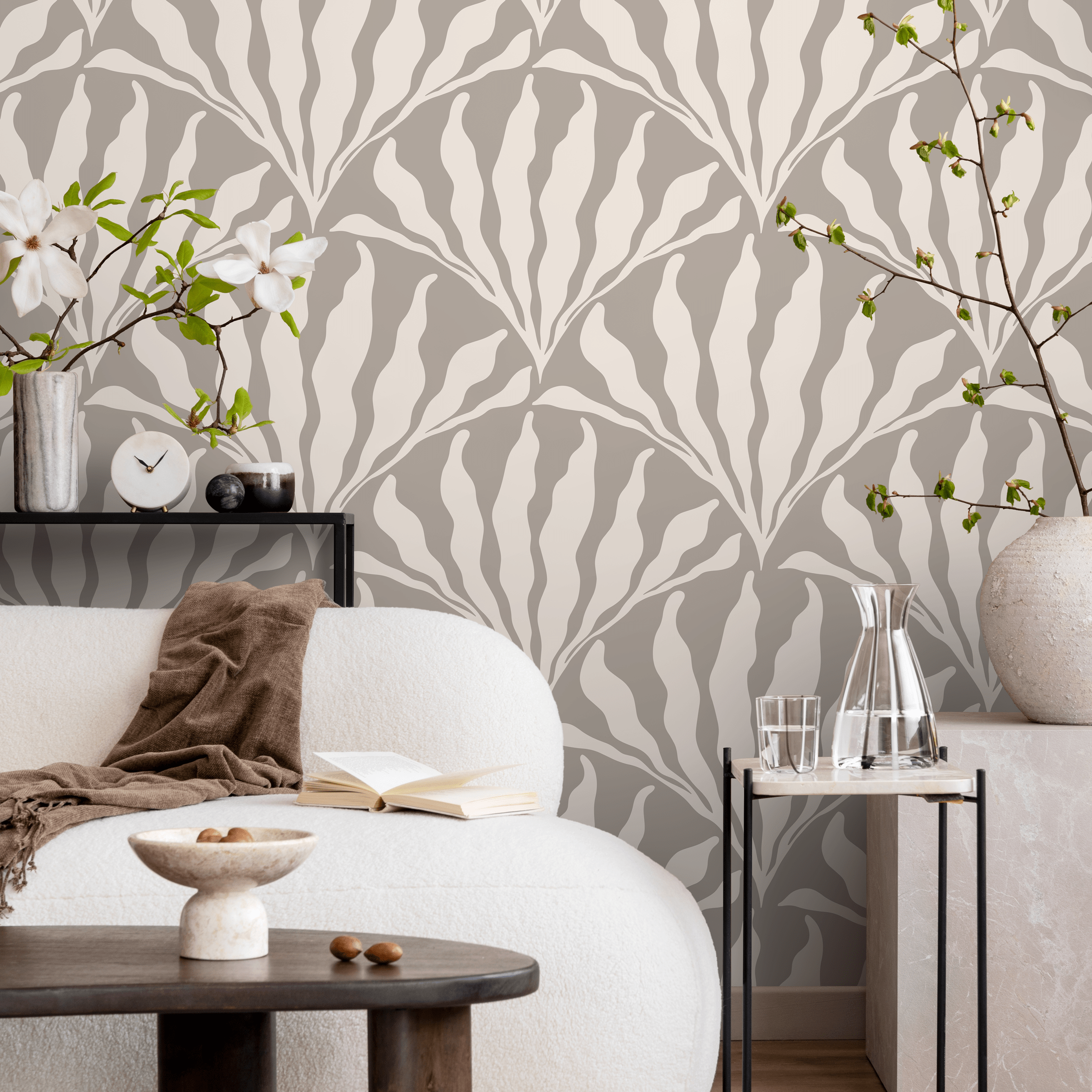 Art Deco Wallpaper With A Stylized Leaf Fan Motif In Grey And Cream - C418