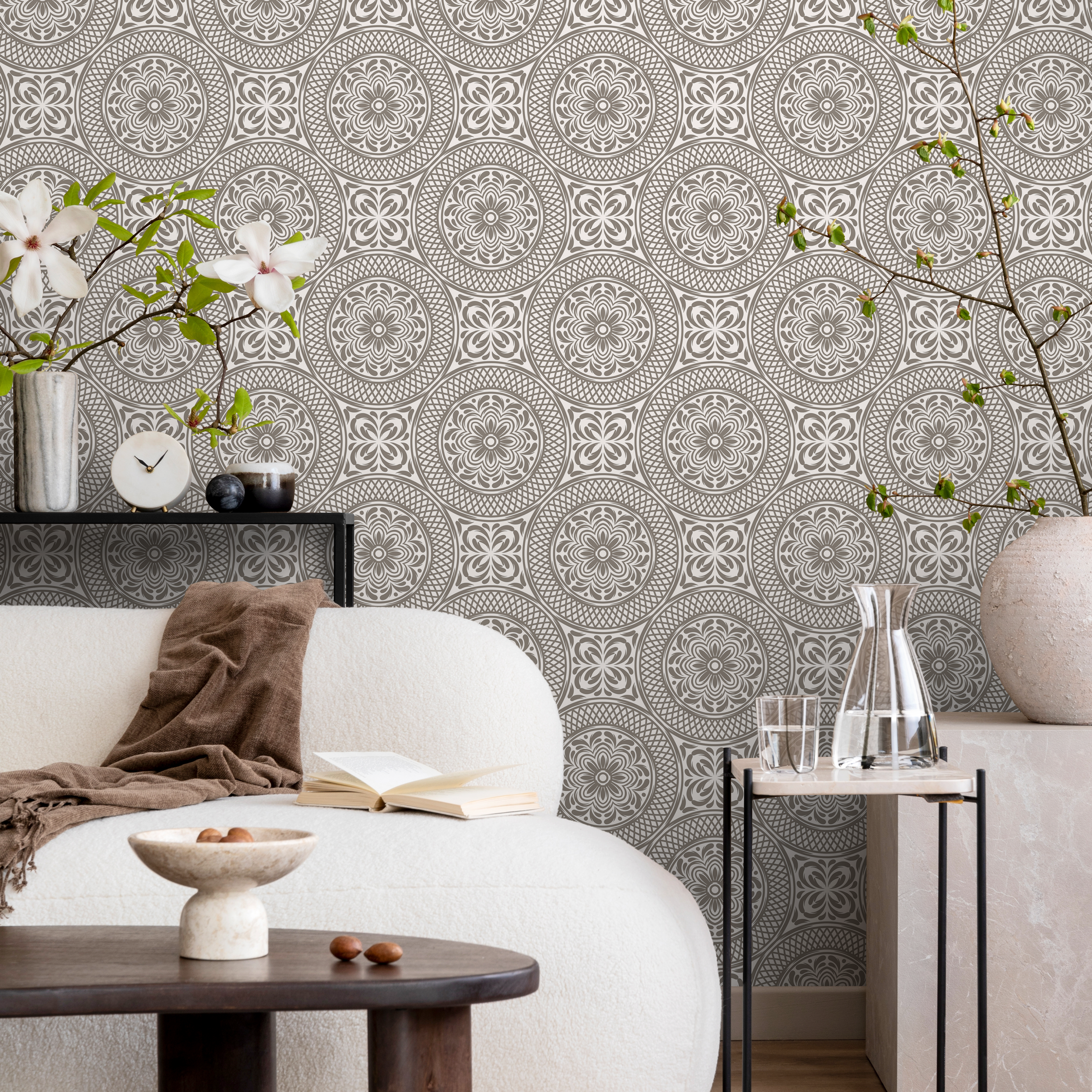 Arabic Wallpaper With An Intricate Medallion Motif In Beige And Cream - C427