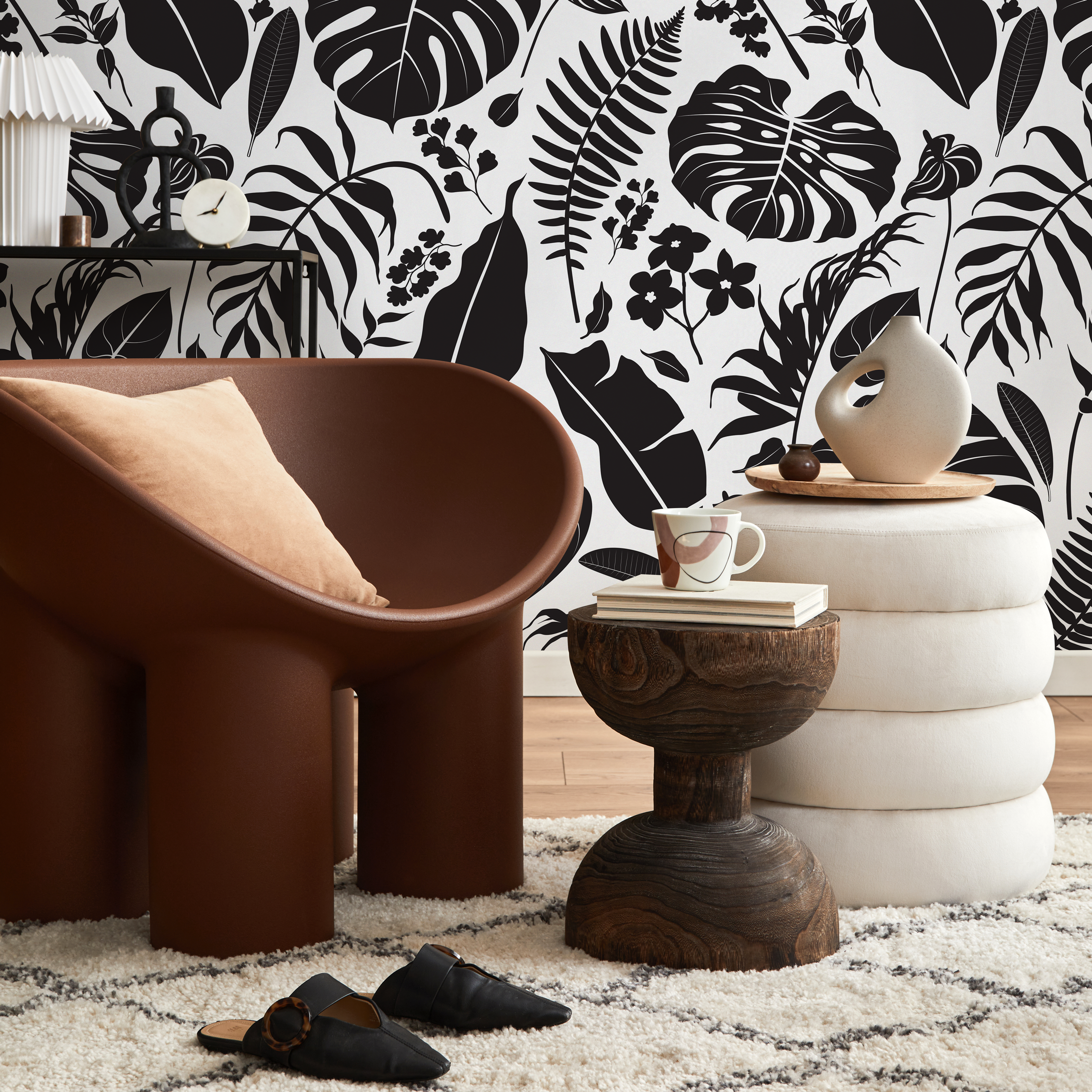 Botanical Wallpaper With Tropical Jungle Leaves In Black And White - C439