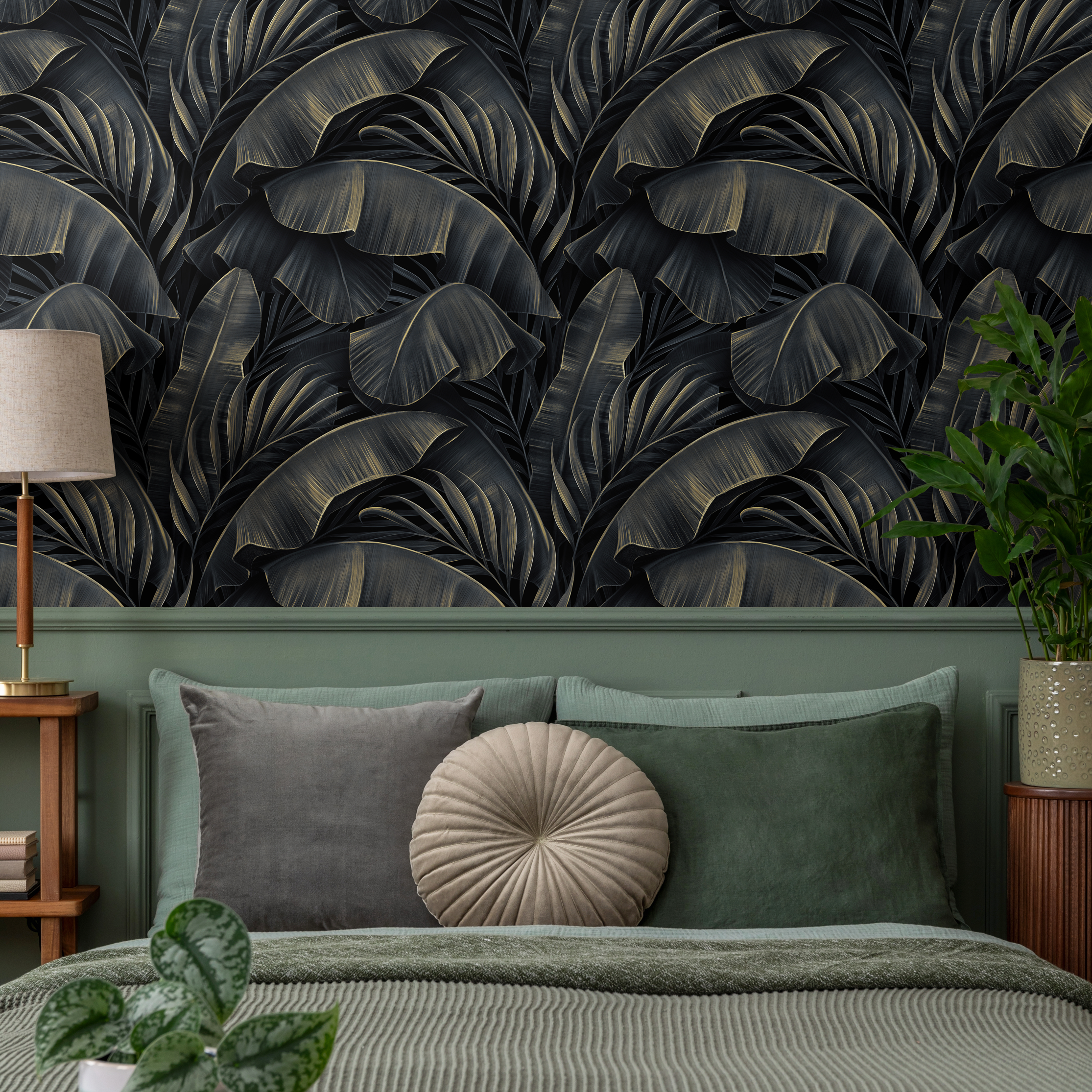 Botanical Wallpaper Featuring Layered Banana Leaves In Black And Gold - C444
