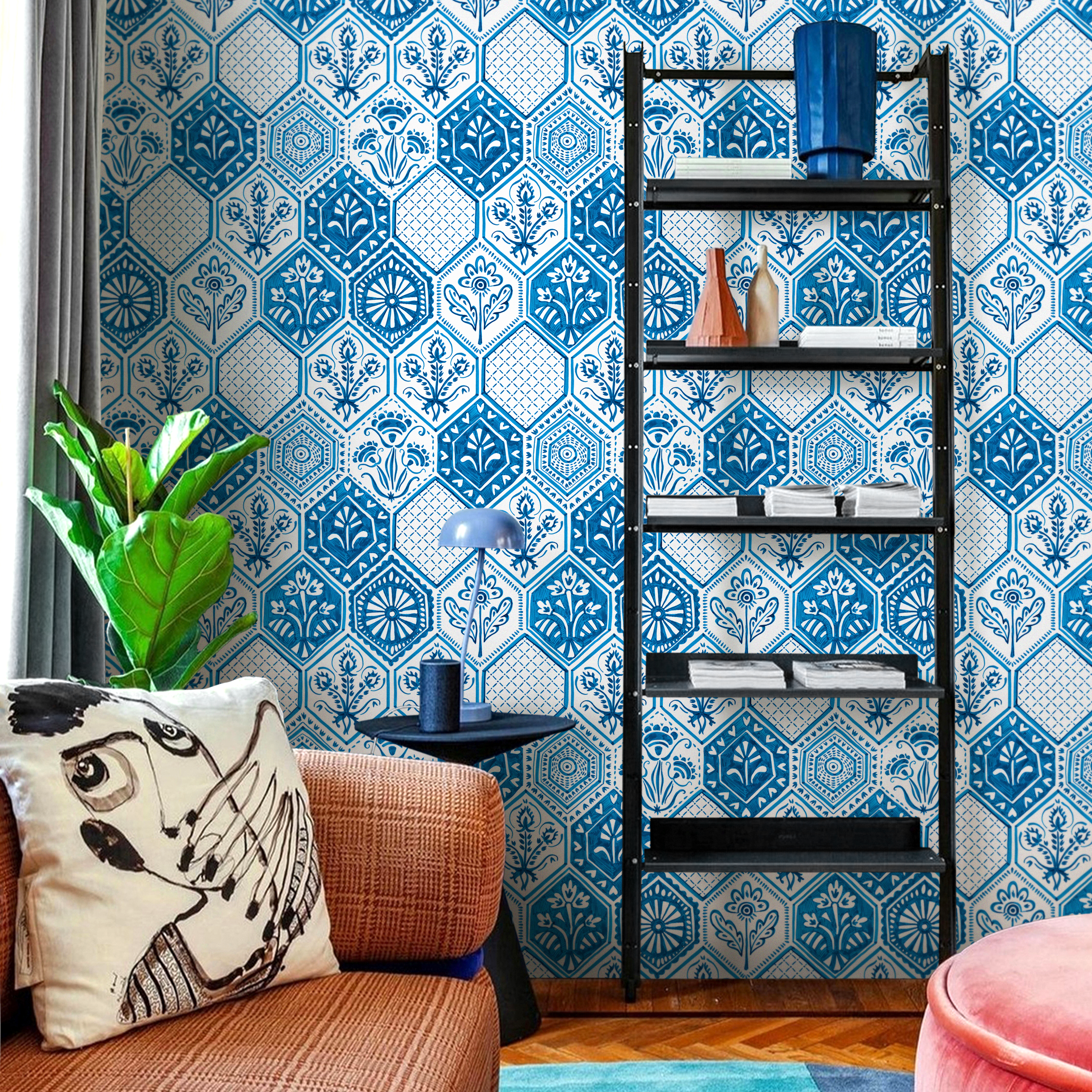 Damask Wallpaper With A Watercolor Tile Motif In Blue And White - C445