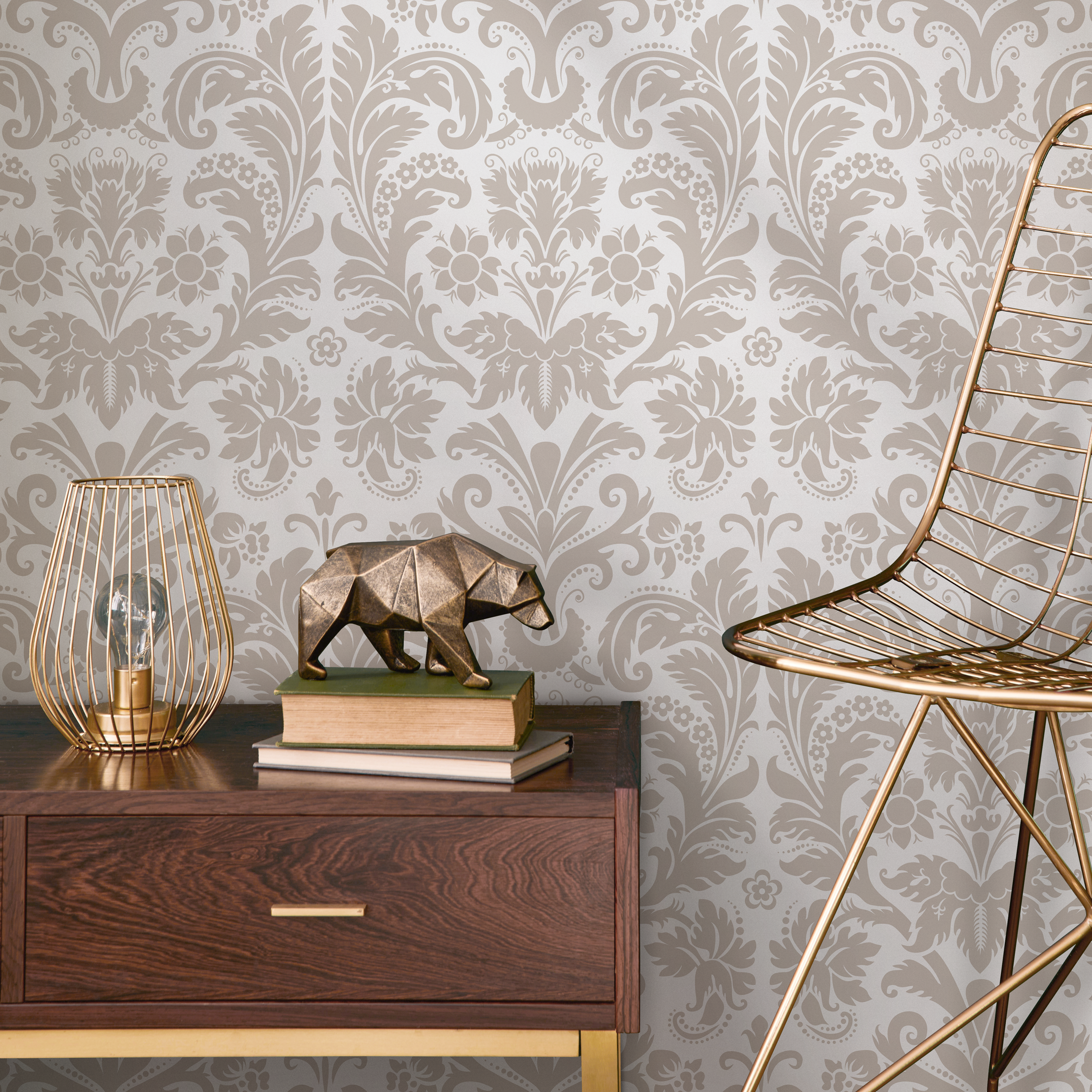 Damask Wallpaper With A Classic Intricate Motif In Beige And Cream - C450
