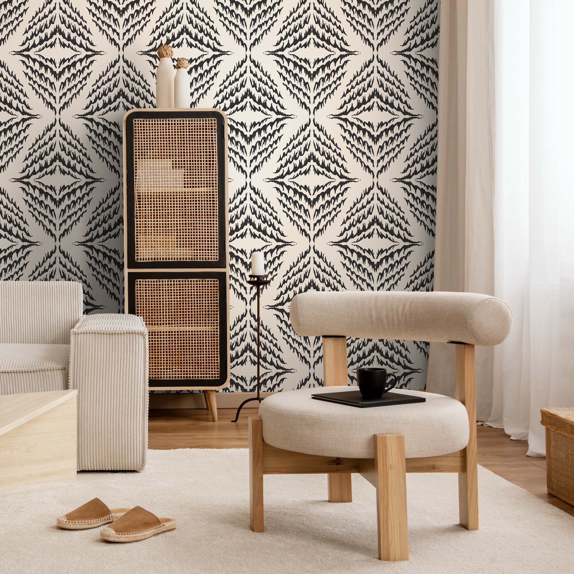 Abstract Wallpaper With A Mirrored Ikat Motif In Black And Off-white - C504