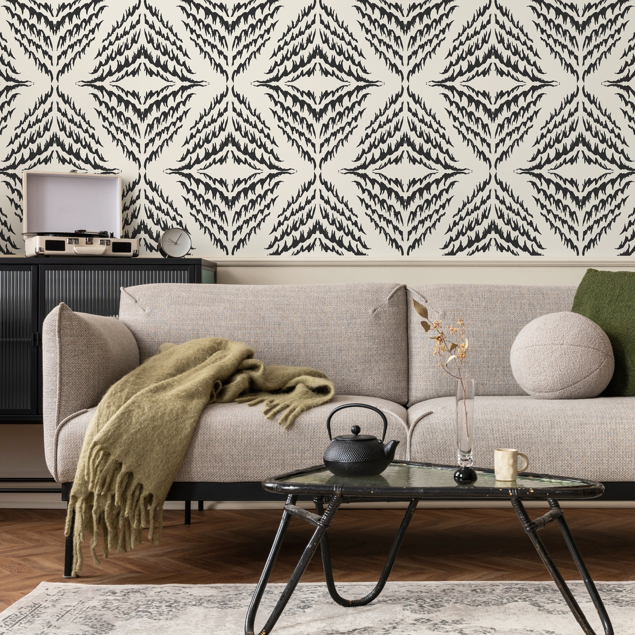 Abstract Wallpaper With A Mirrored Ikat Motif In Black And Off-white - C504