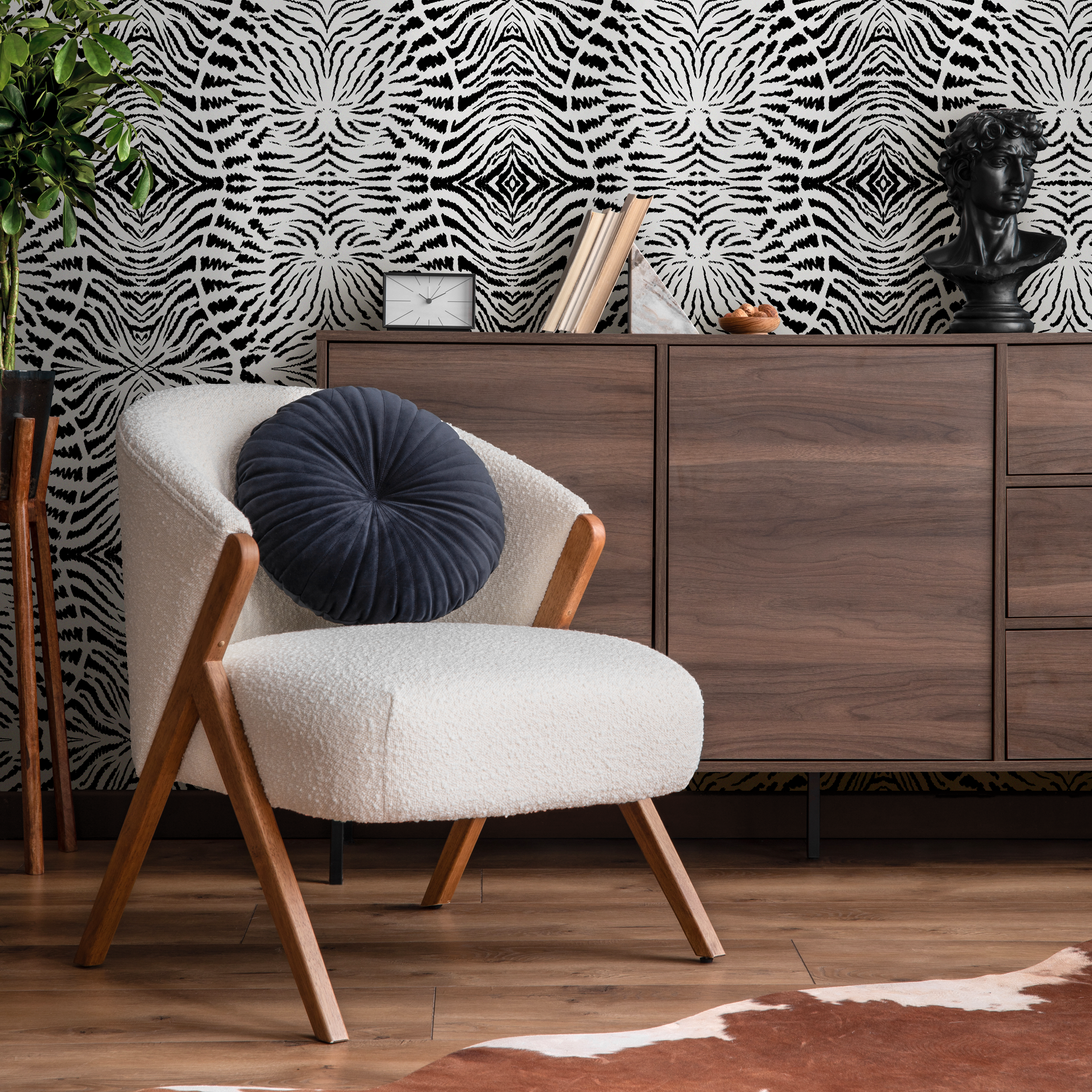 Abstract Wallpaper With A Symmetrical Zebra Stripe Motif In Black And White - C548