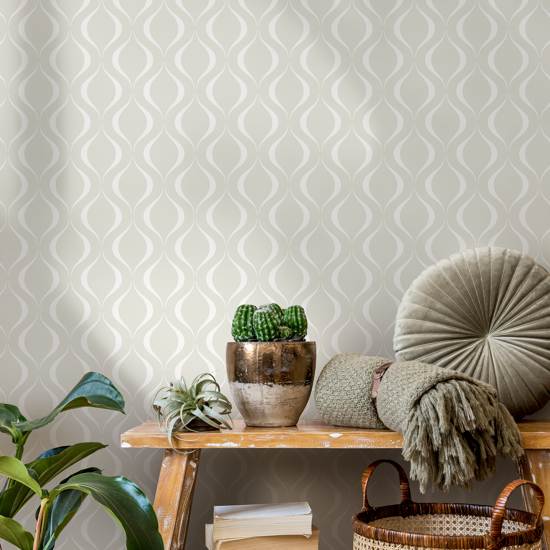Abstract Wallpaper With A Modern Wavy Motif In White And Light Beige - C564