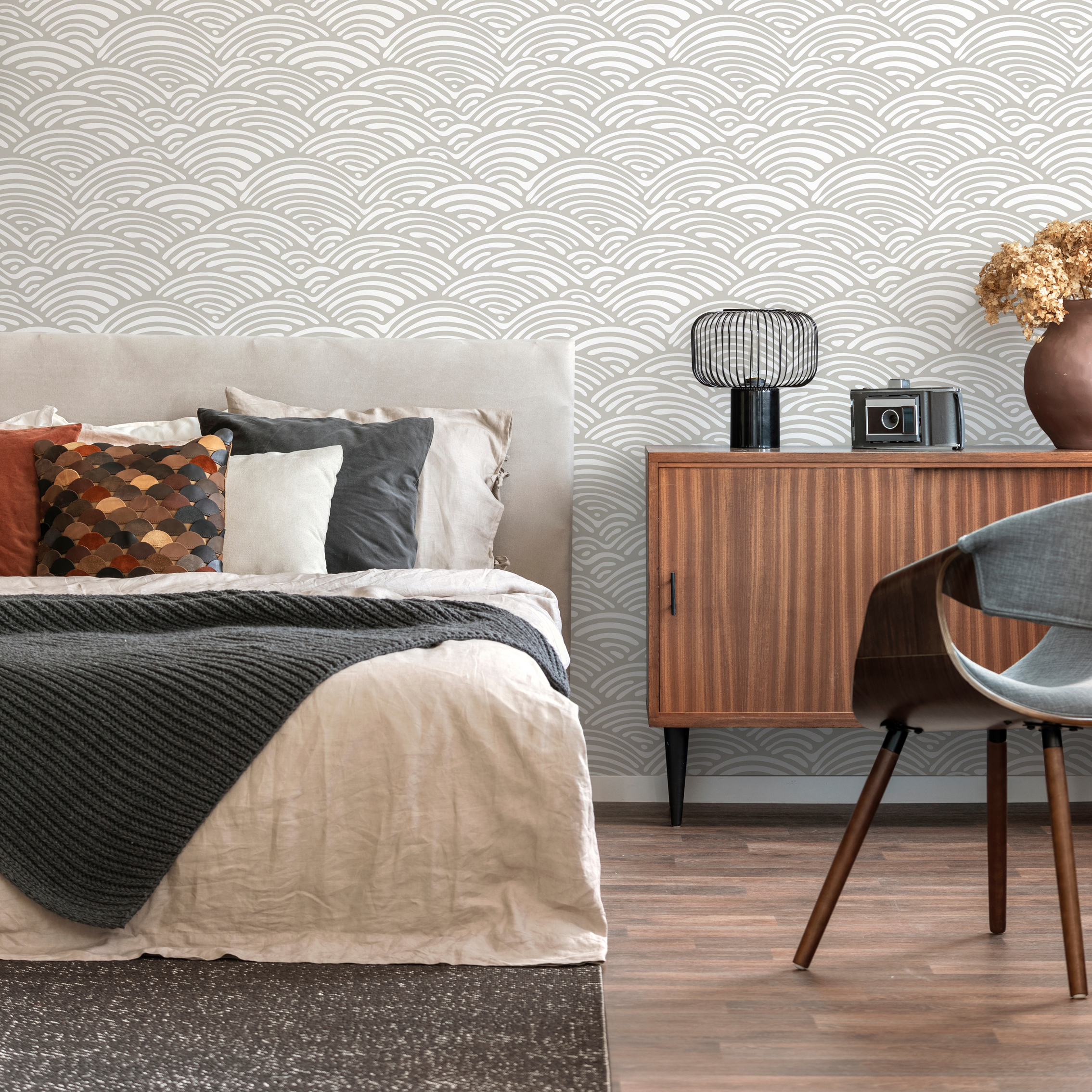 Boho Wallpaper With A Scalloped Shell Pattern In Beige And White - C579