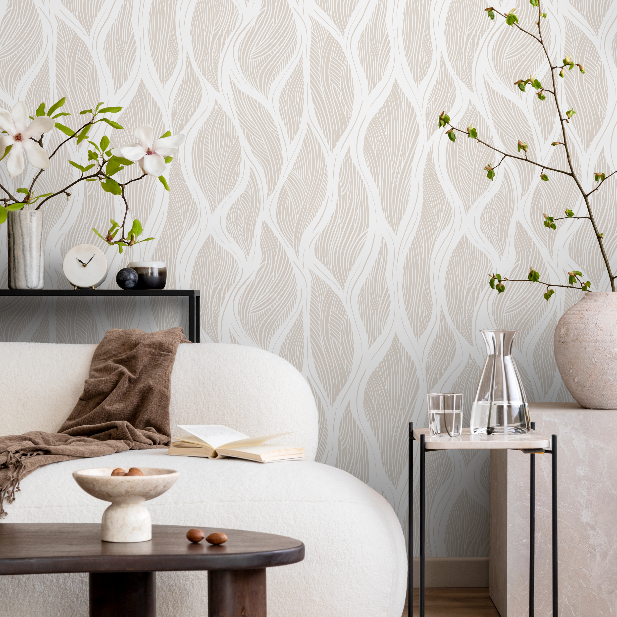 Abstract Wallpaper With Wavy Leaf Motifs In Beige And Off-white - C627