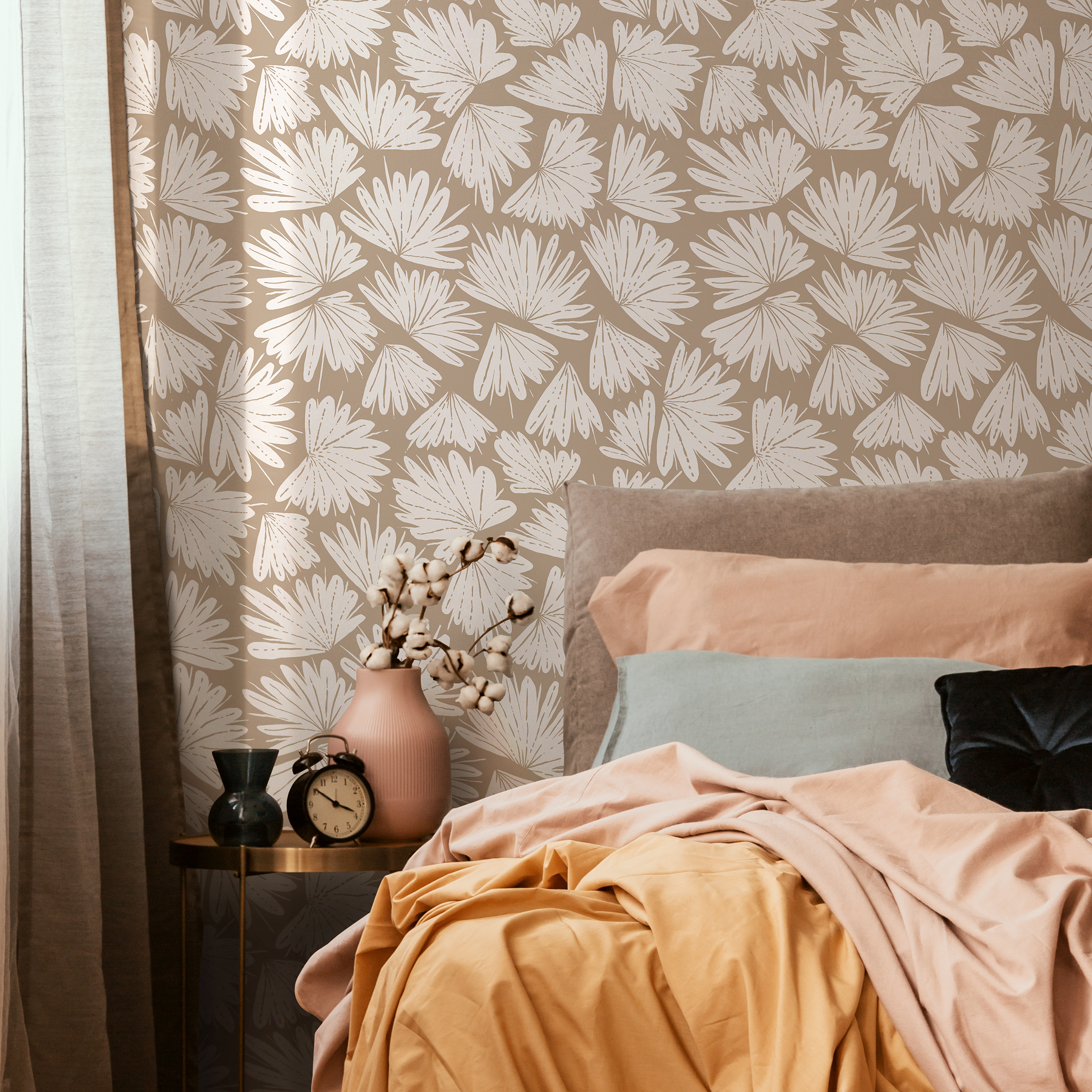 Boho Wallpaper Featuring Stylized Fan Leaves In Beige And Off-white - C632