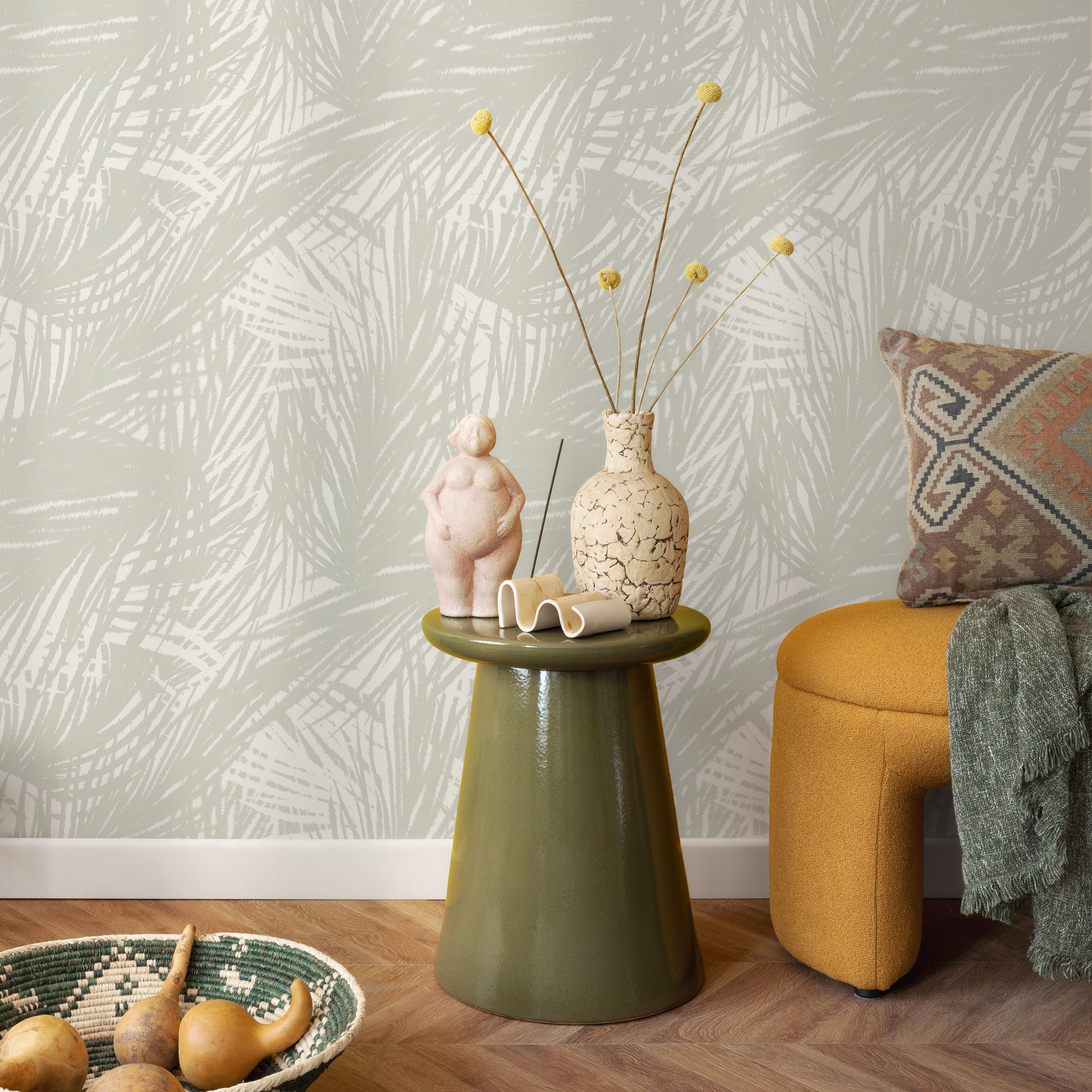 Tropical Wallpaper With Sketched Palm Fronds In Light Gray And Cream - C654