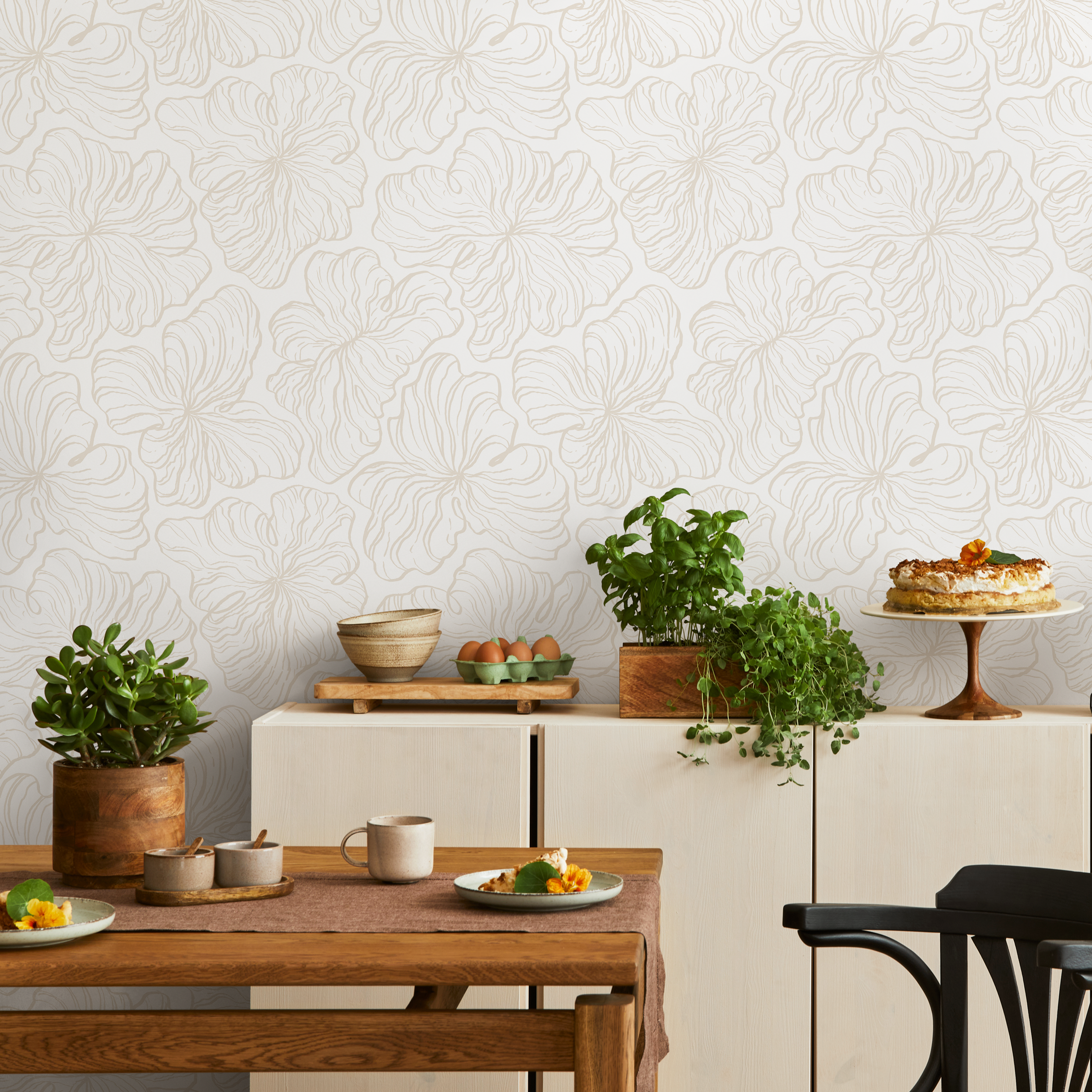 Floral Wallpaper With Delicate Stylized Blooms In Beige And Cream - C669