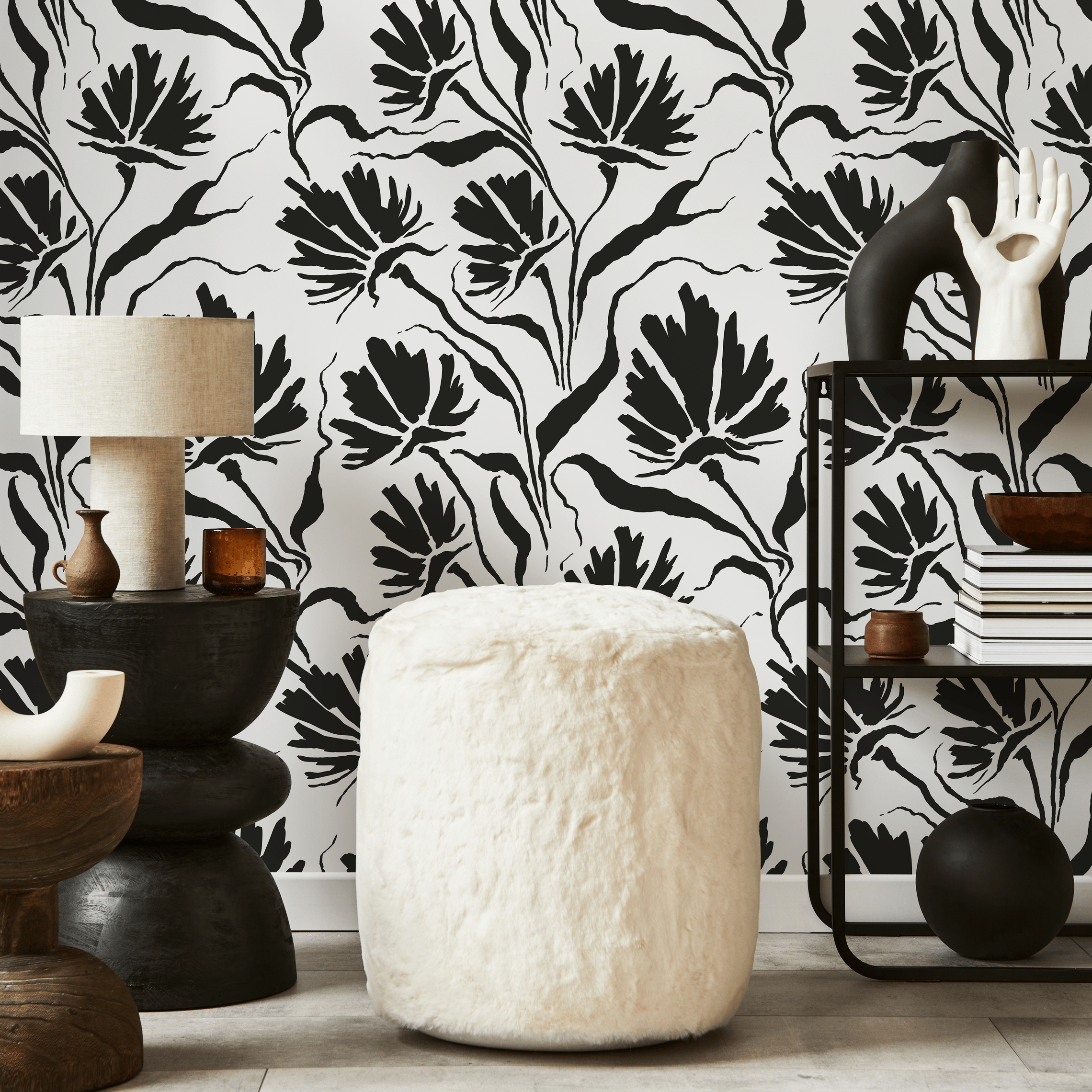 Floral Wallpaper With A Bold Ink-drawn Motif In Black And White - C672