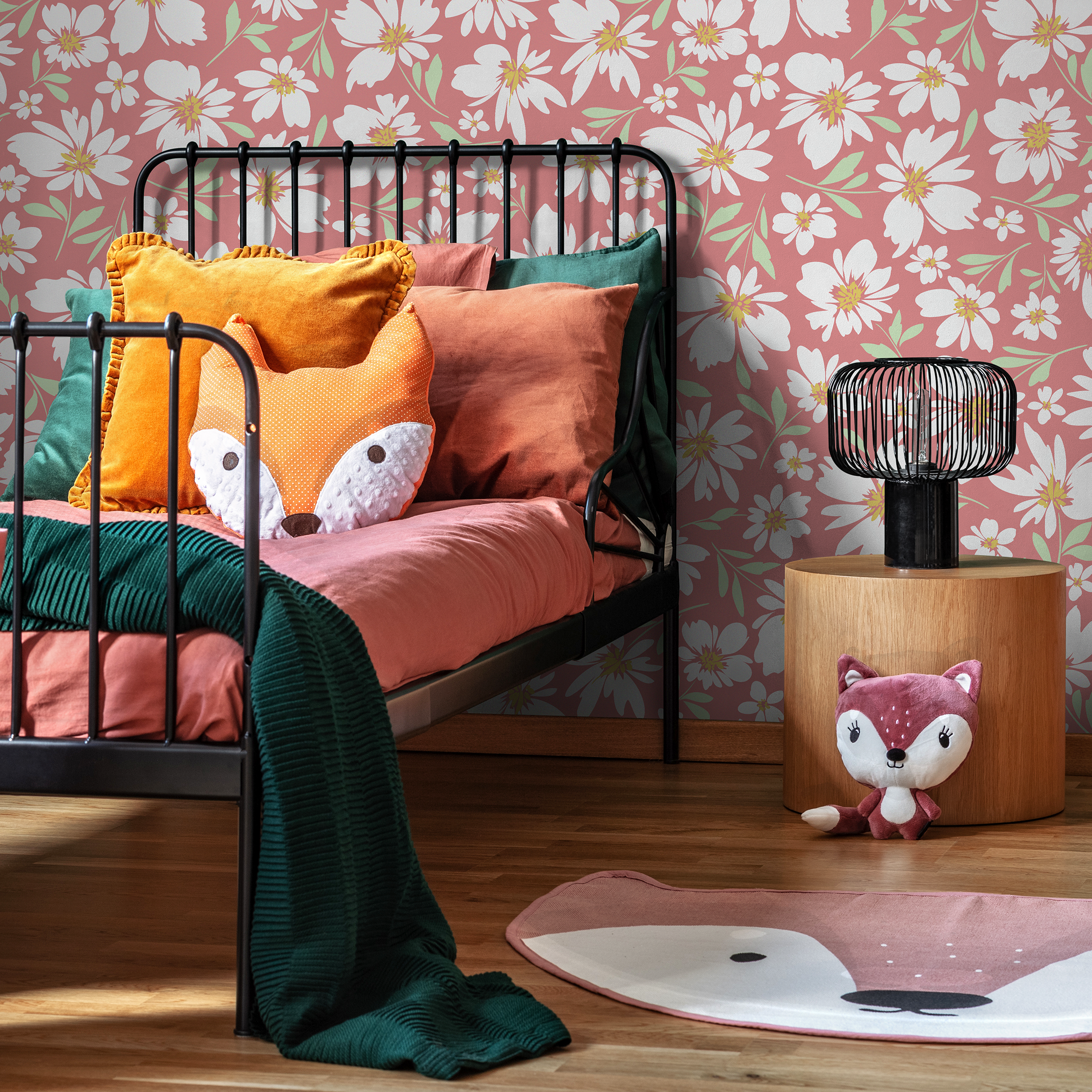 Floral Wallpaper With A Charming Daisy Motif In Pink, White, And Green - C691