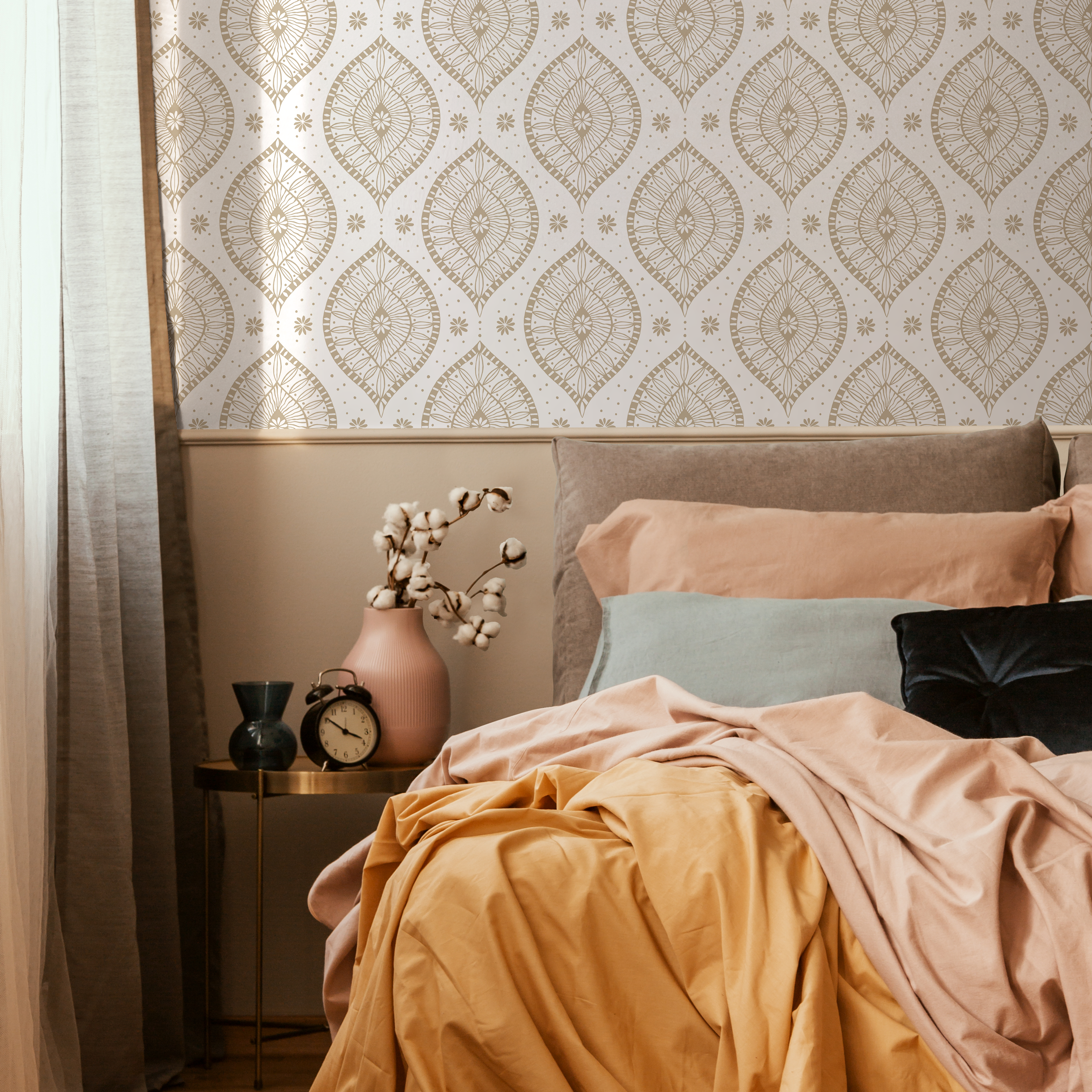 Geometric Wallpaper With An Intricate Medallion Motif In Gold - C764