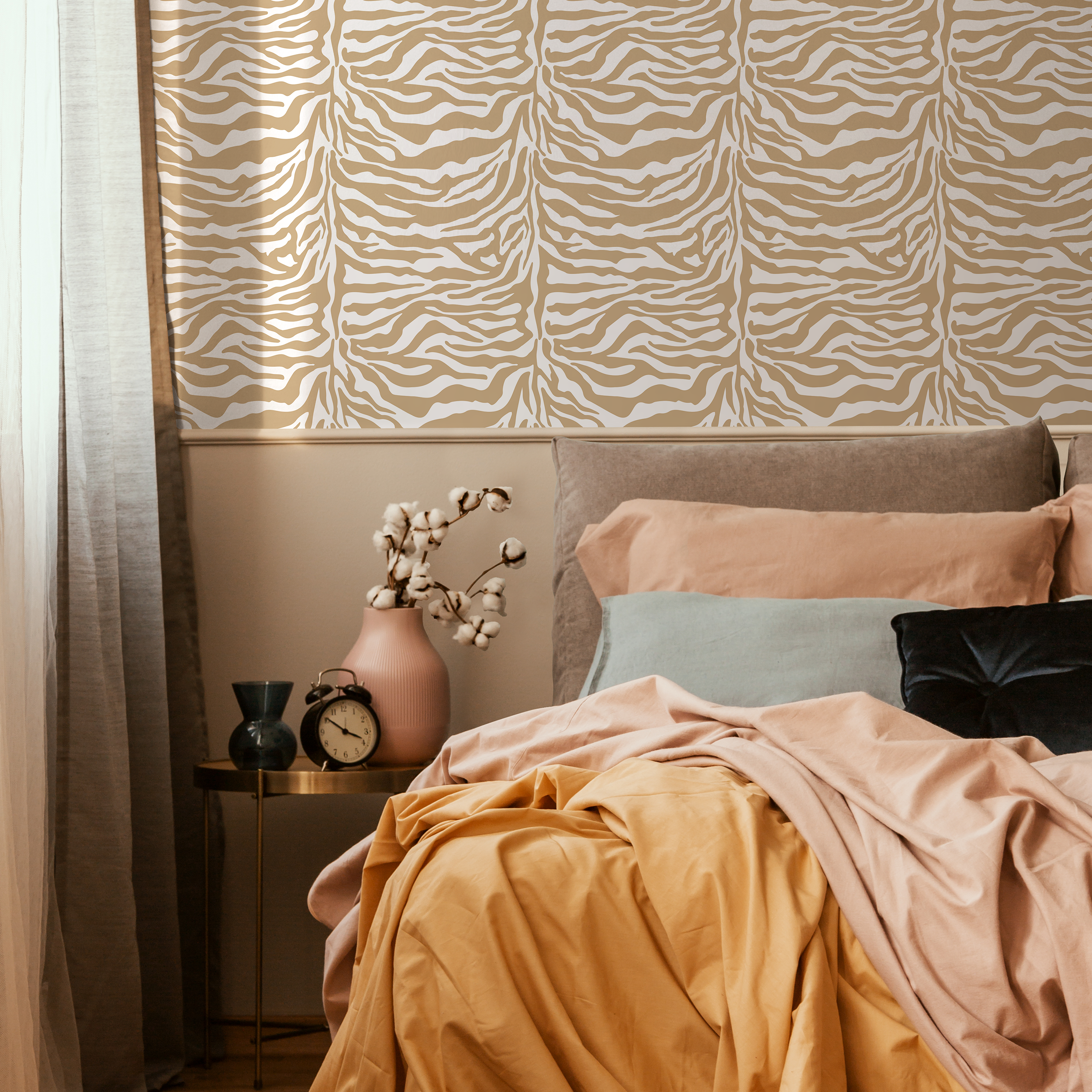 Abstract Wallpaper With Bold Zebra Stripes In Beige And White - C772