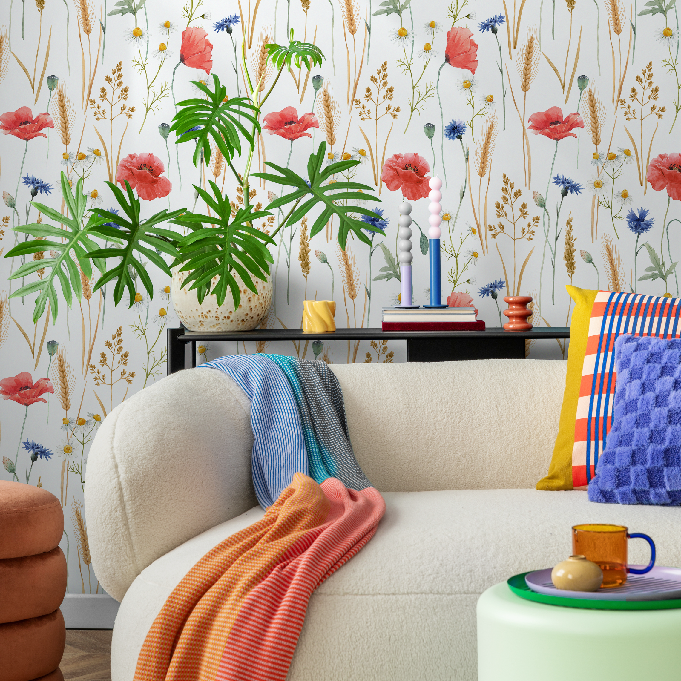 Botanical Wallpaper Featuring Poppies And Cornflowers In Red, Blue, And Gold - C784