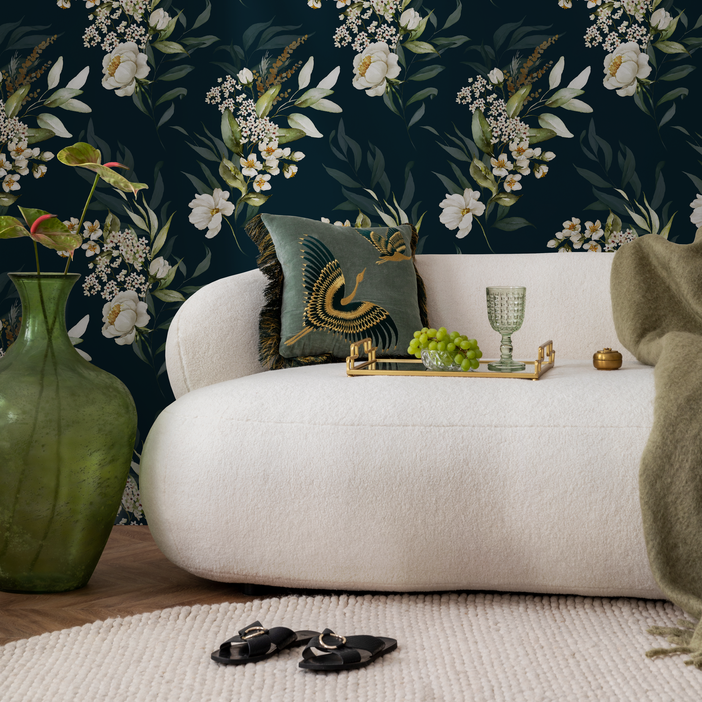 Floral Wallpaper With White Bouquets In Dark Green And Cream - C828