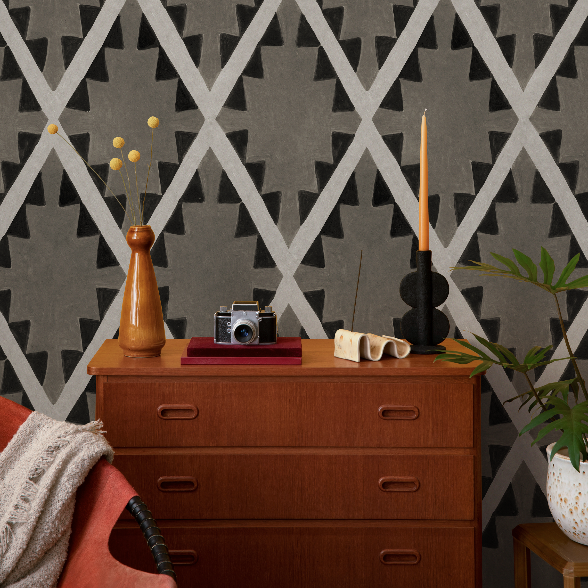 Boho Wallpaper With A Tribal Diamond Pattern In Black And Grey - C836