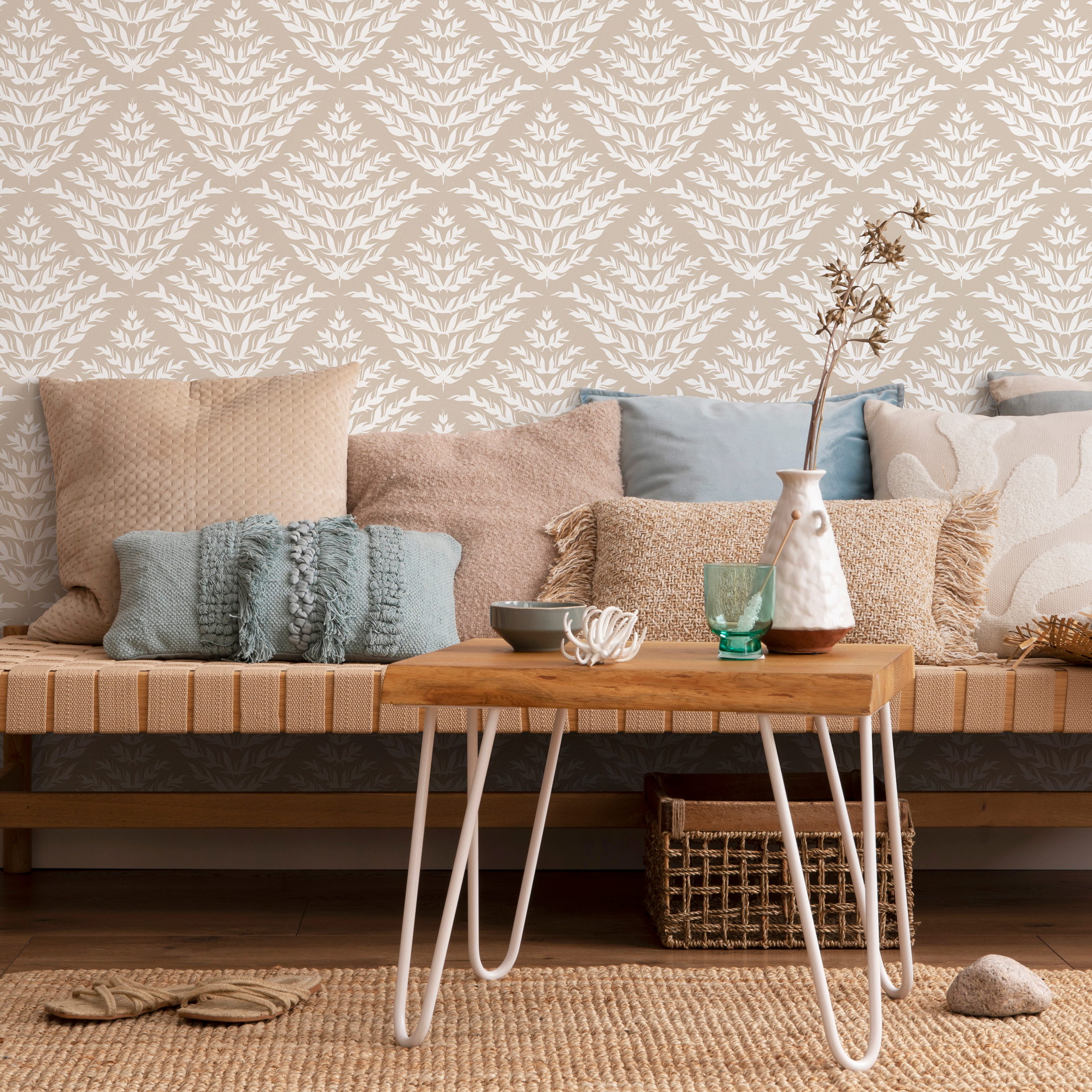 Boho Wallpaper With A Stylized Leaf Motif In Beige And Cream - C854