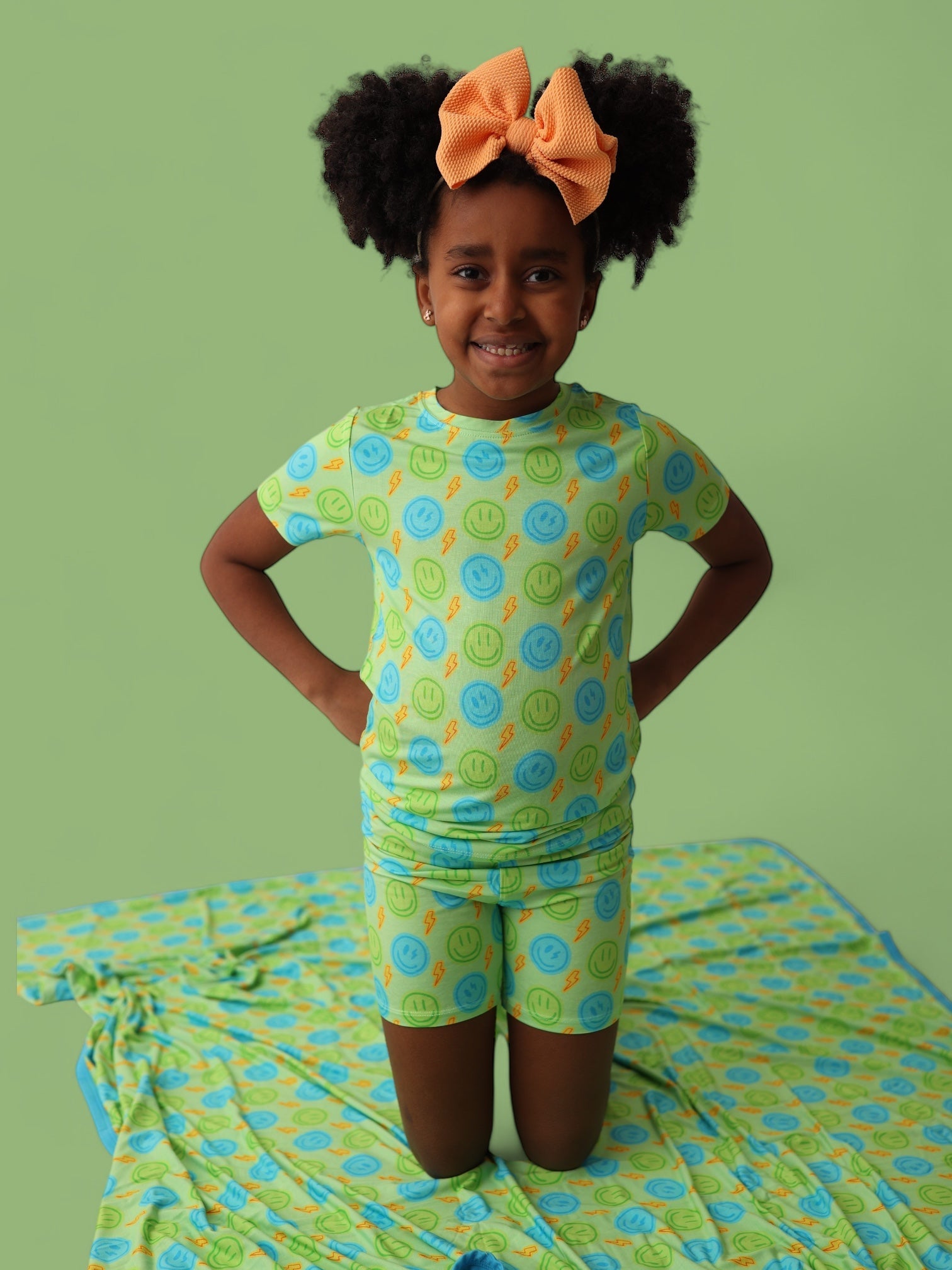 Neon Smiles Dream Short Set