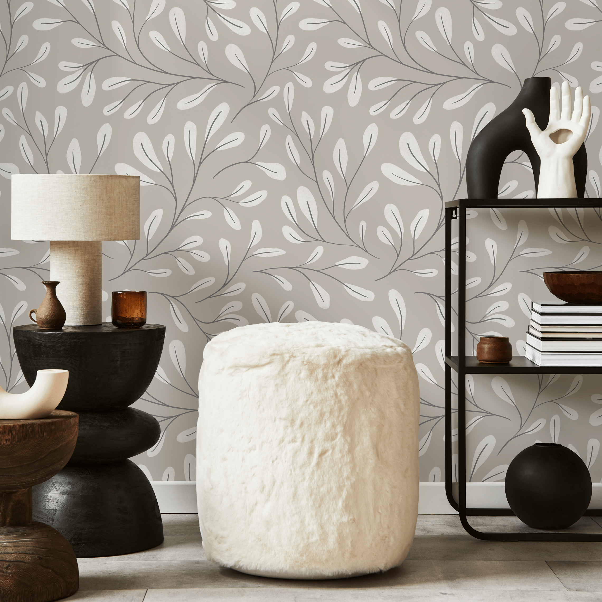 Botanical Wallpaper With A Flowing Vine Motif In Beige, Off-white, And Gray - C910