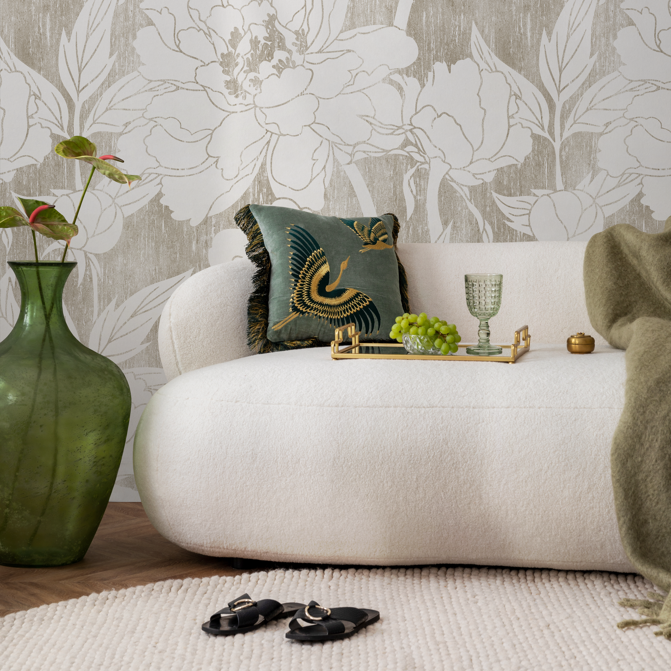 Vintage Floral Wallpaper With Peony Outlines In Beige And Cream - C914