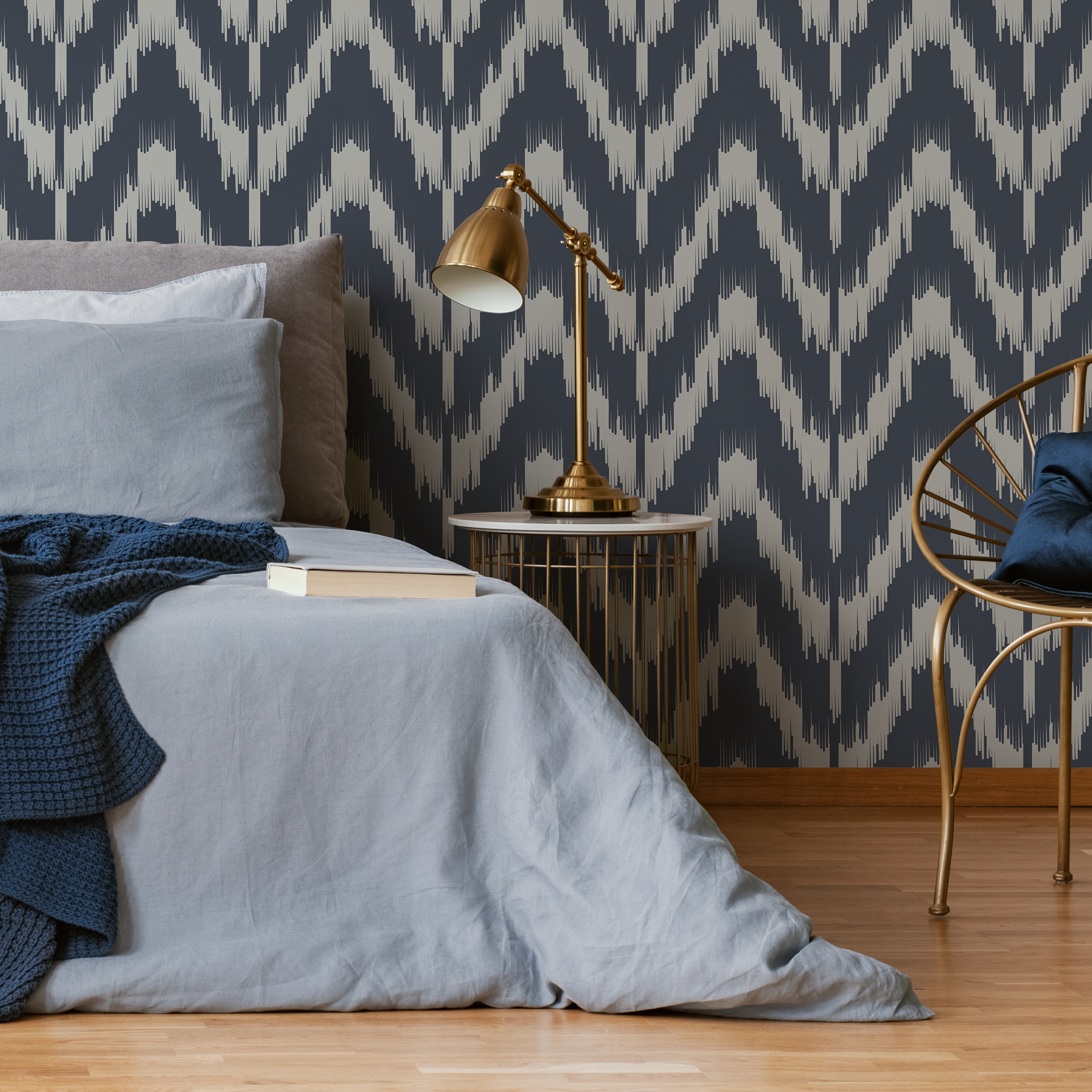 Abstract Wallpaper With An Ikat Chevron Motif In Navy And Gray - C934