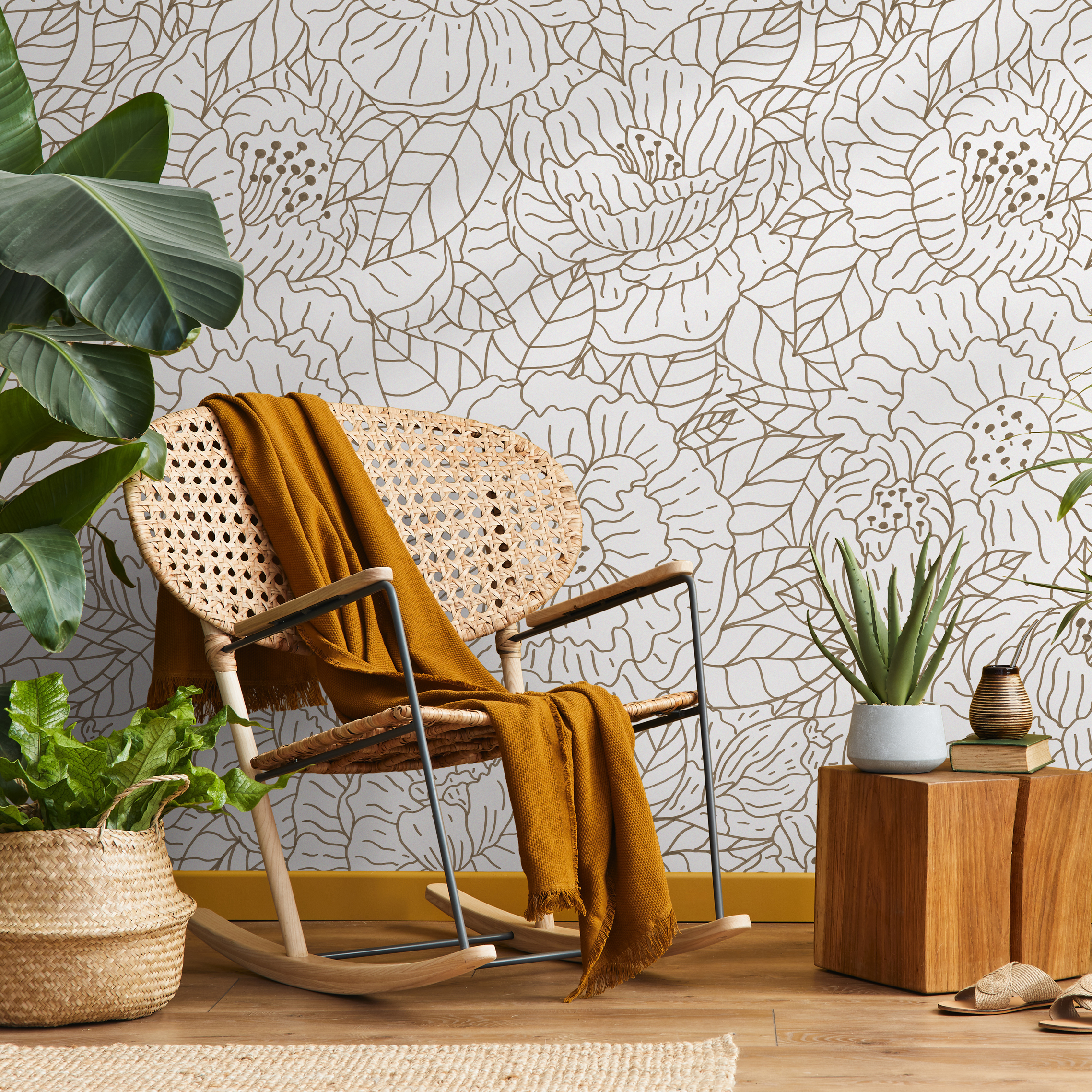 Floral Wallpaper With A Hand-drawn Line Art Motif In Brown - C944