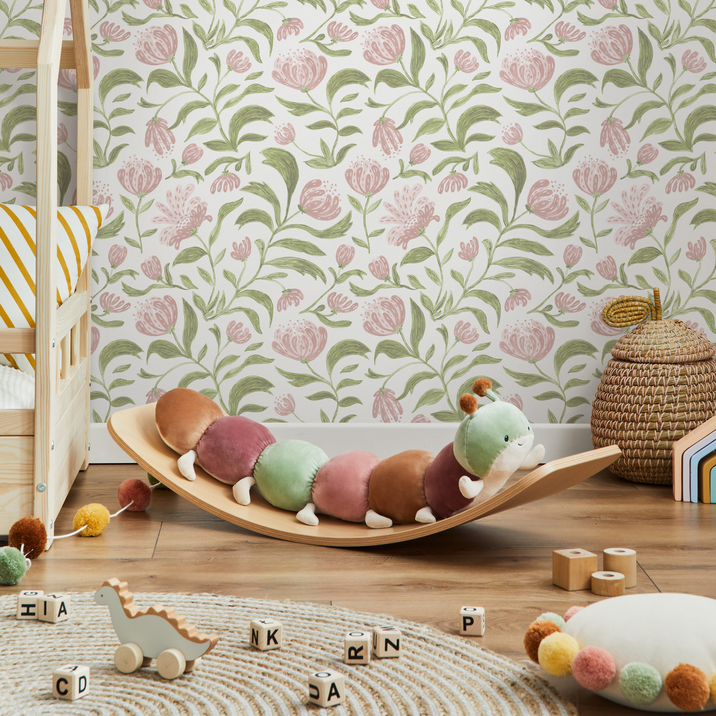 Floral Wallpaper Featuring A Vintage Garden Vine In Pink And Green - C972