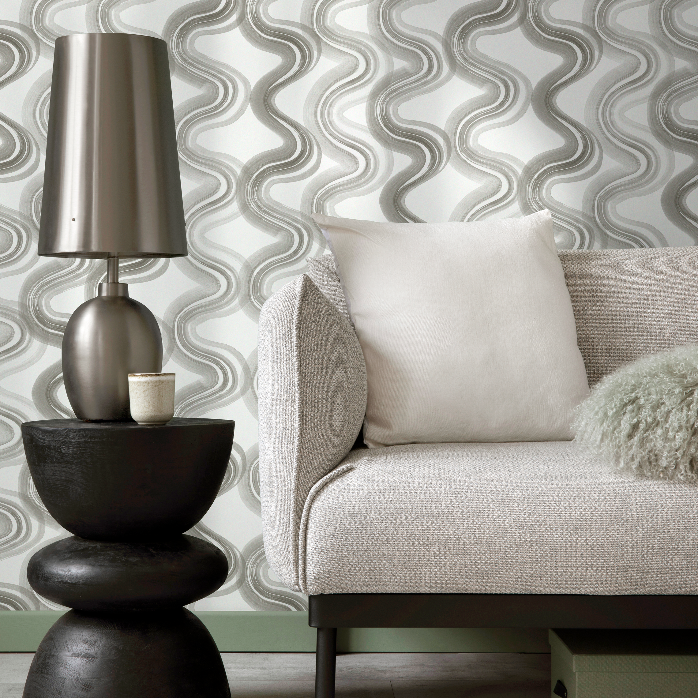 Abstract Wallpaper With A Wavy Ink Brushstroke Motif In Shades Of Gray - C984