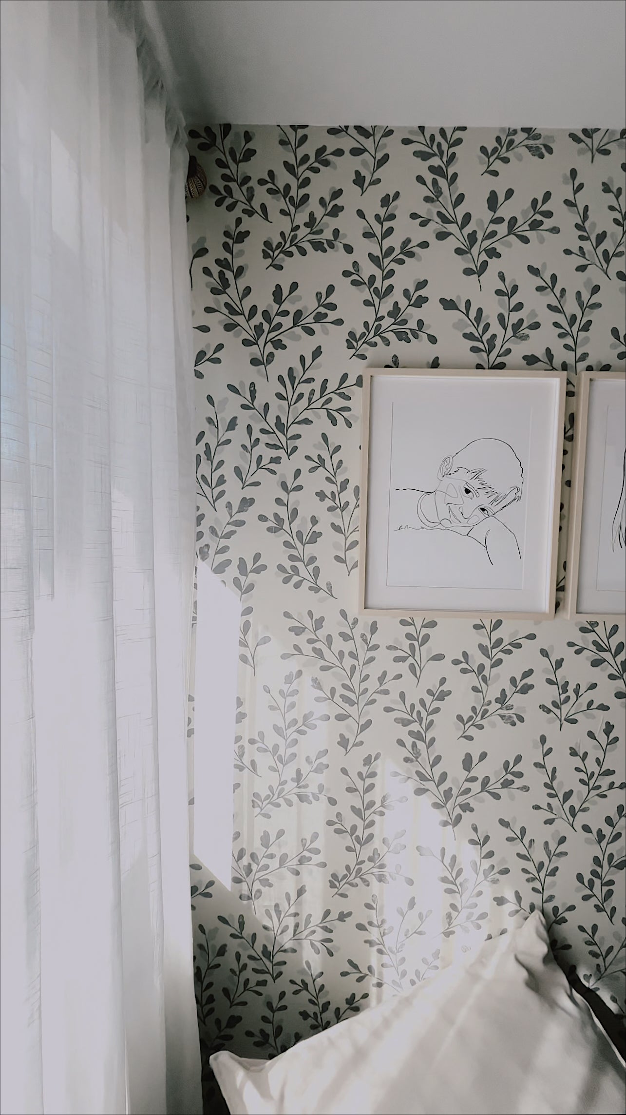 Briar Wallpaper By Mariah Rose