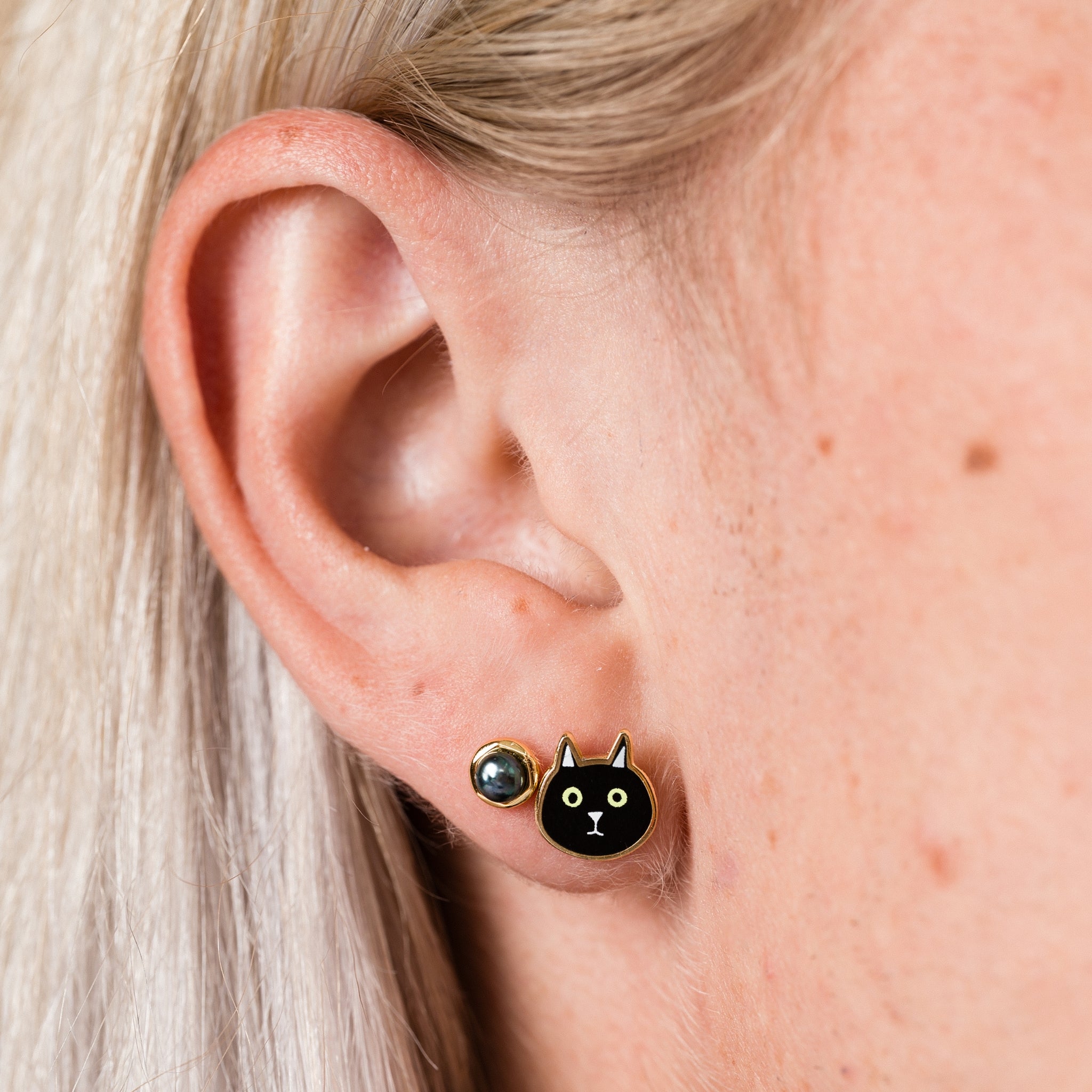 Cat Studs