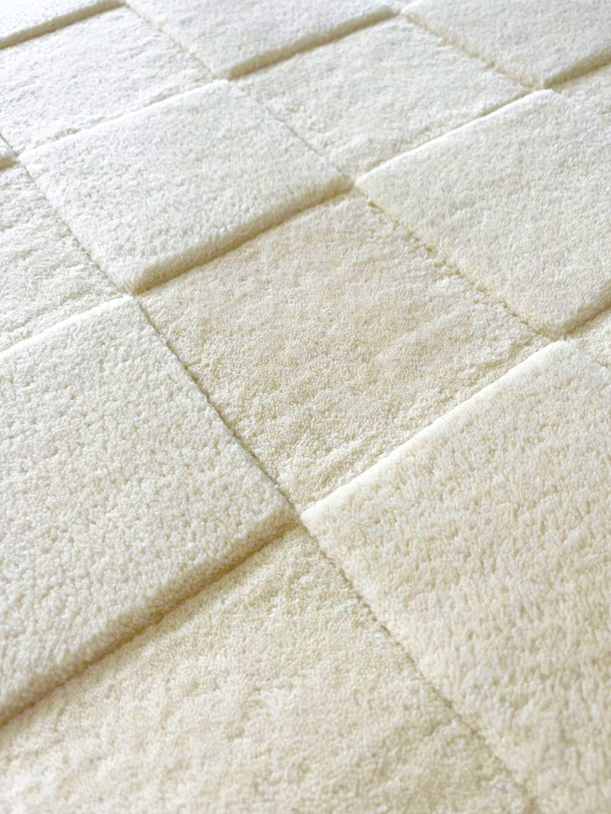 Rug Checkerboard Off White 3.9 X 5.9 Ft