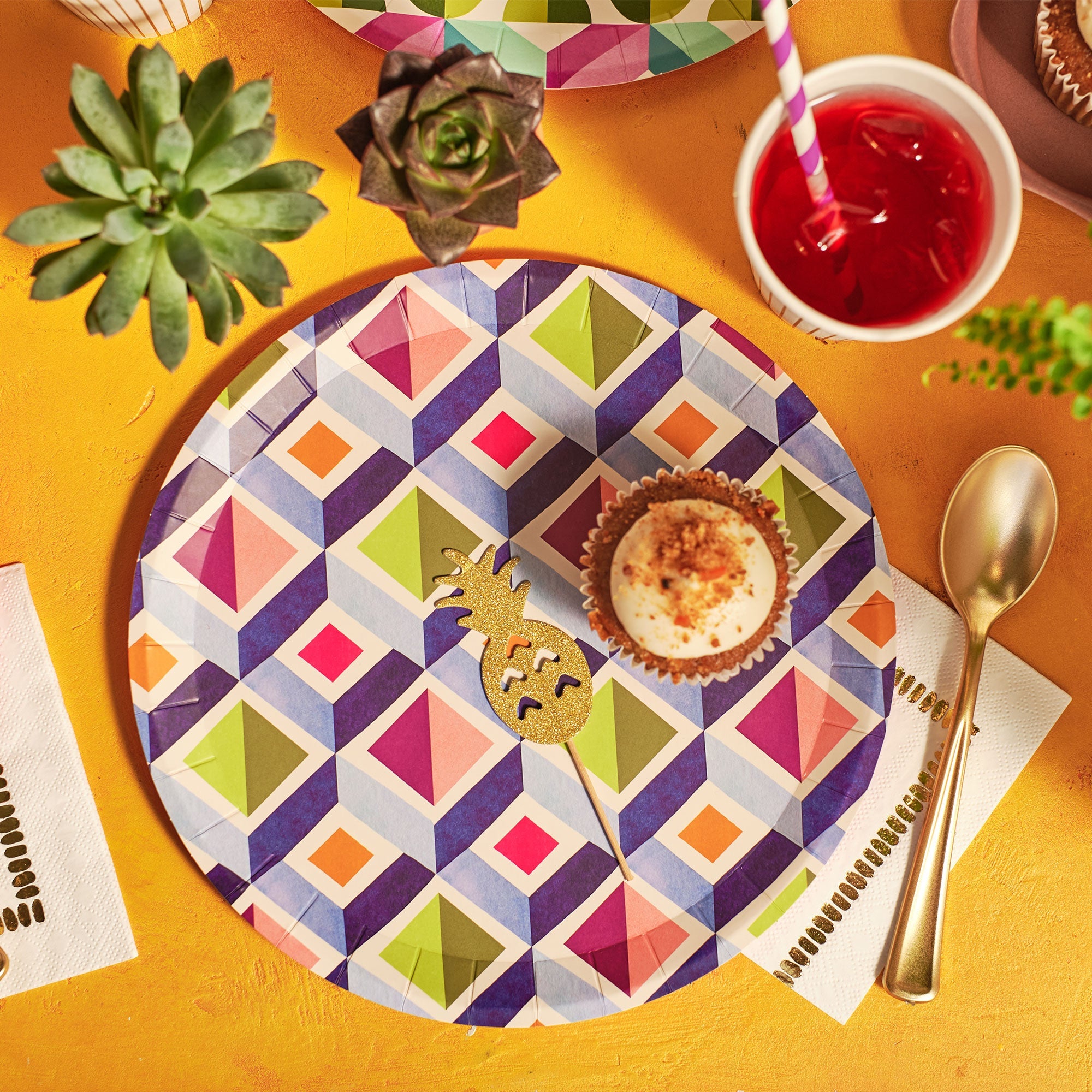 Color Me Crazy Large Plates (10 Per Pack)