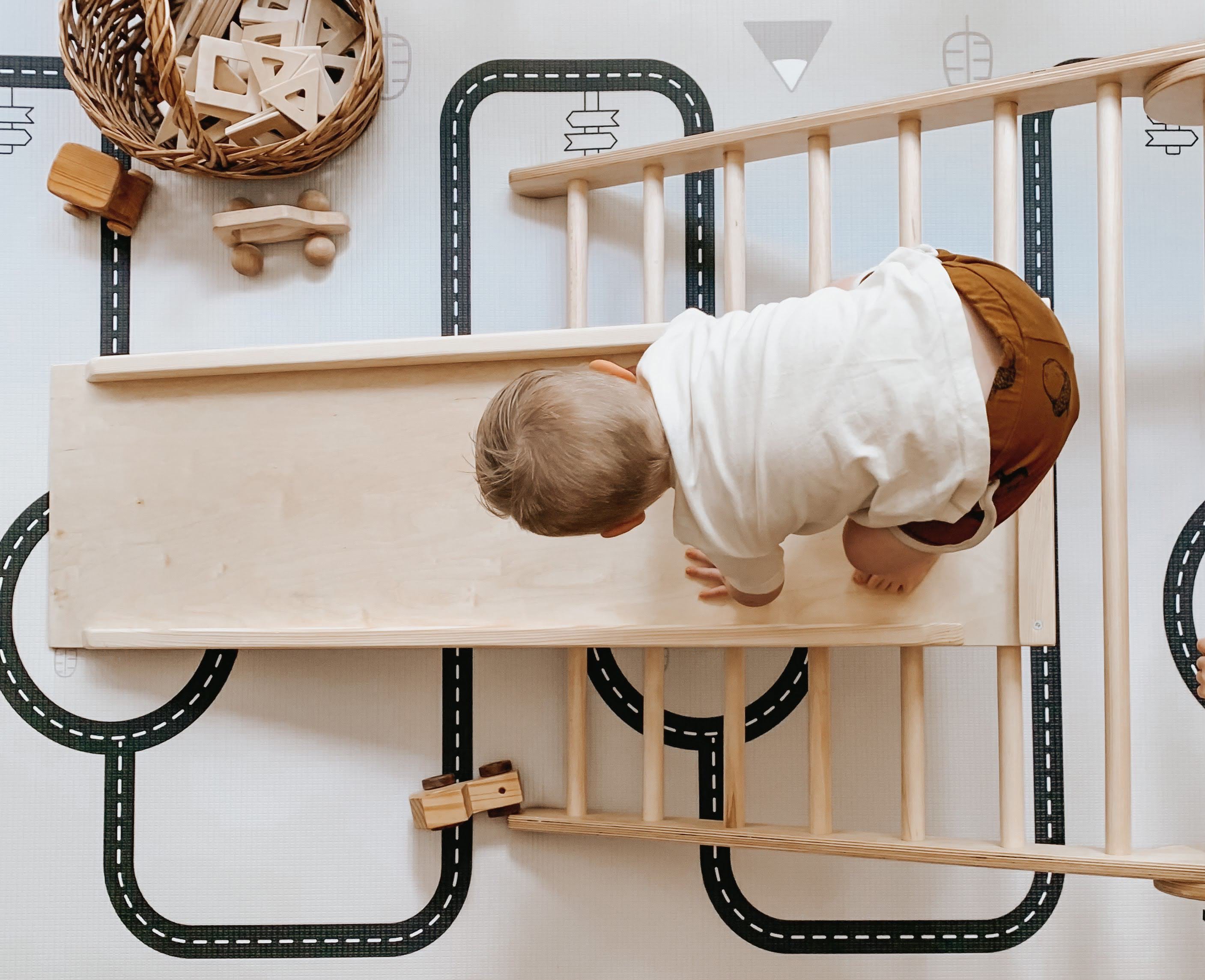 Little Bot Baby Play Mat (ofie Mat, Country Road + Triangle)