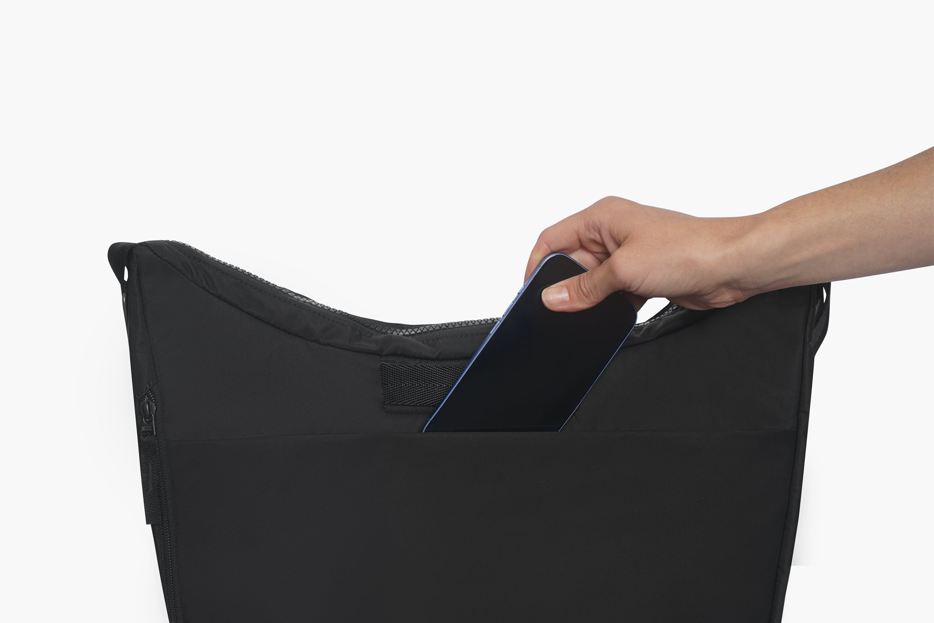 Roam Crossbody Diaper Bag / Mid(dle Of The)night Black