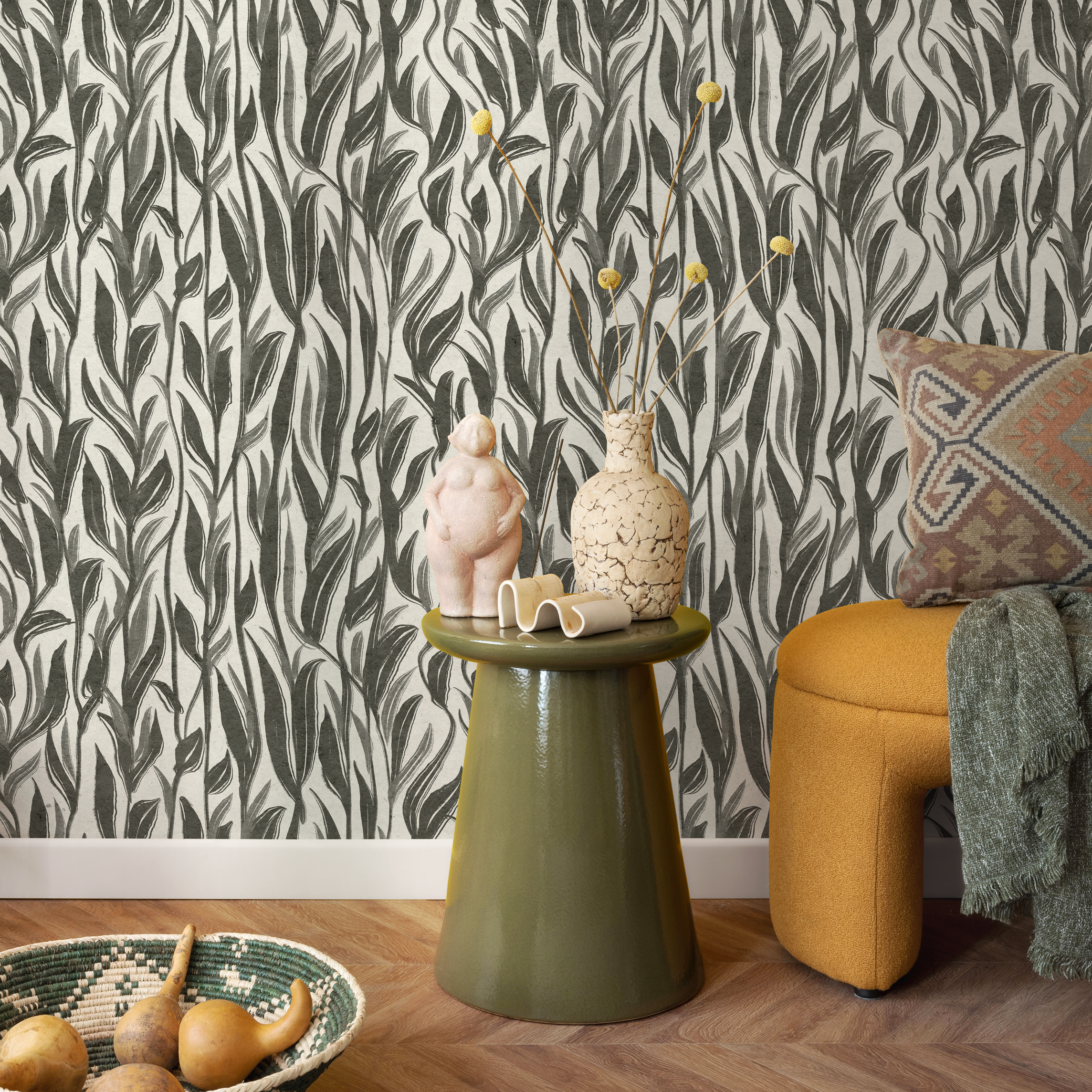 Botanical Wallpaper With A Flowing Painted Leaf Motif In Black And White - D028