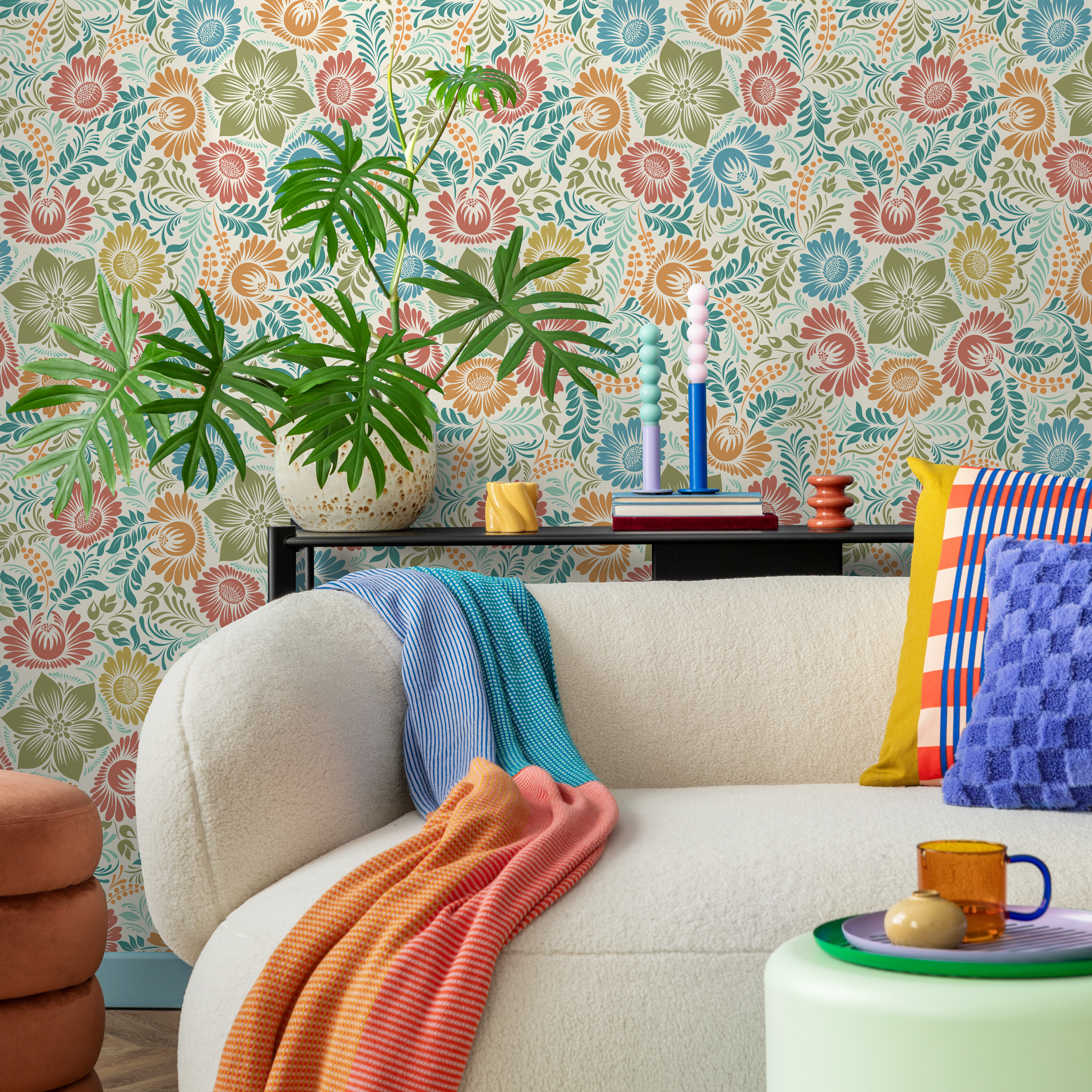 Floral Wallpaper With Stylized Folk Art Flowers In Red, Blue, And Green - D070