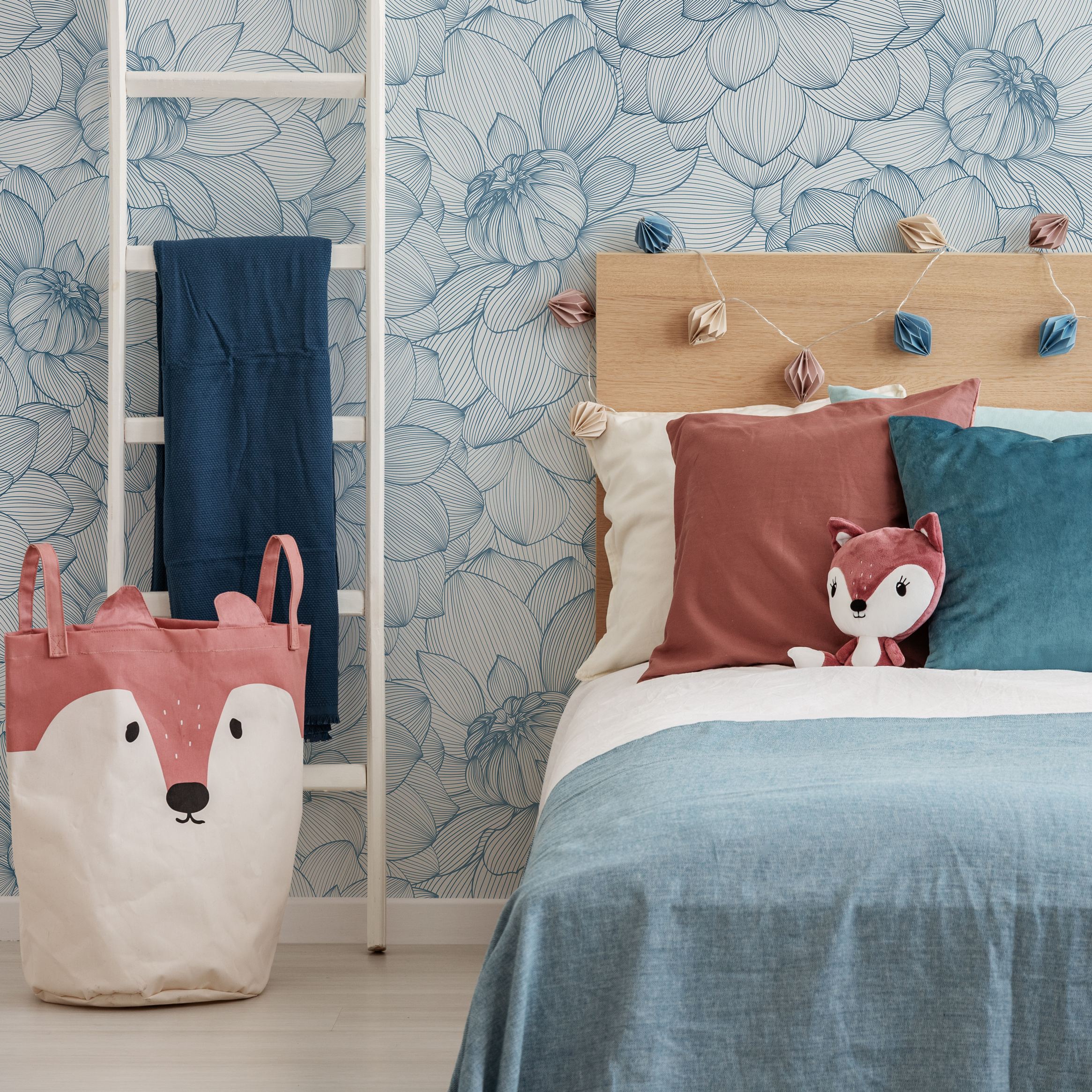 Floral Wallpaper With A Delicate Peony Line Drawing In Blue And Gray - D142