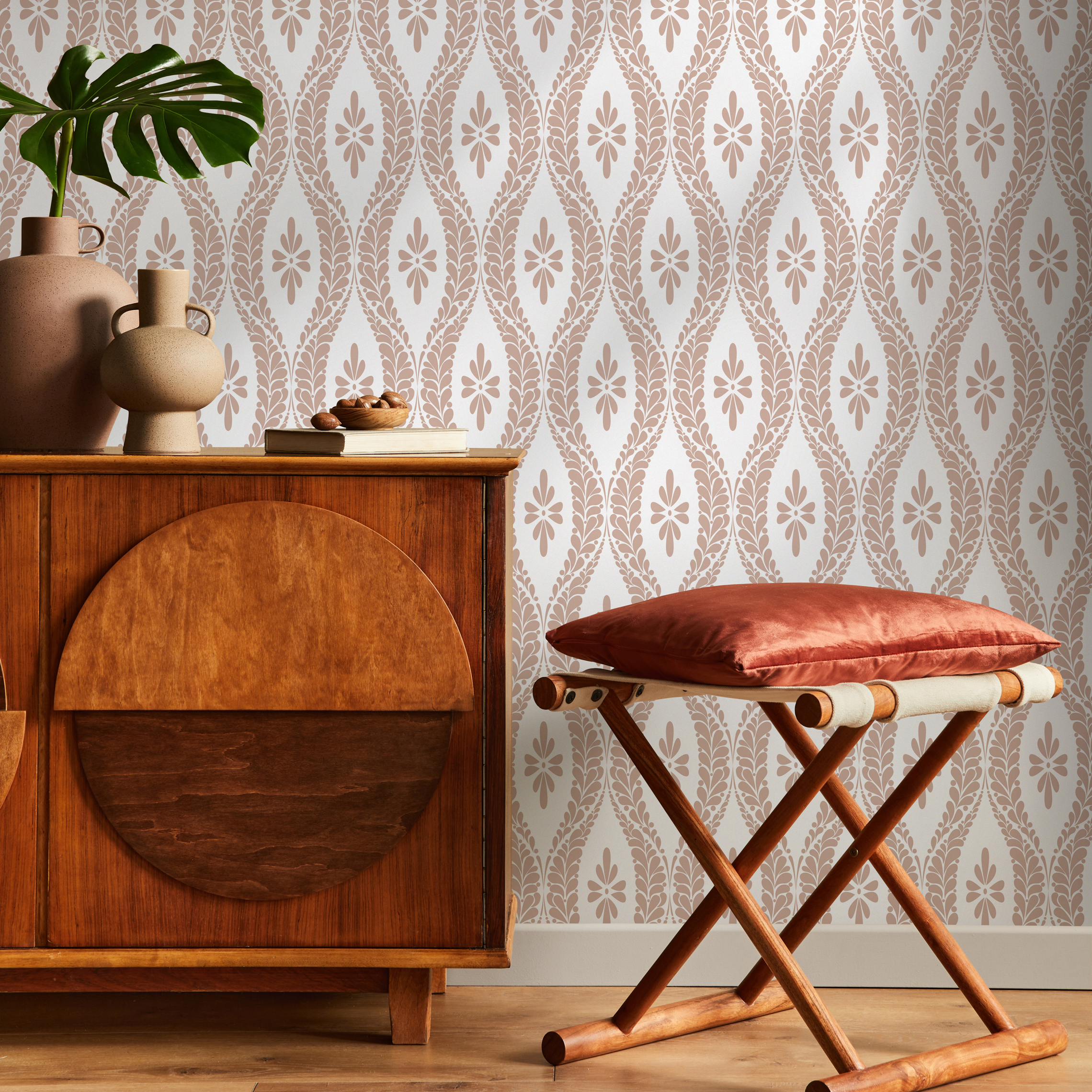 Vintage Wallpaper With A Stylized Ogee Leaf Motif In Old Rose - D173