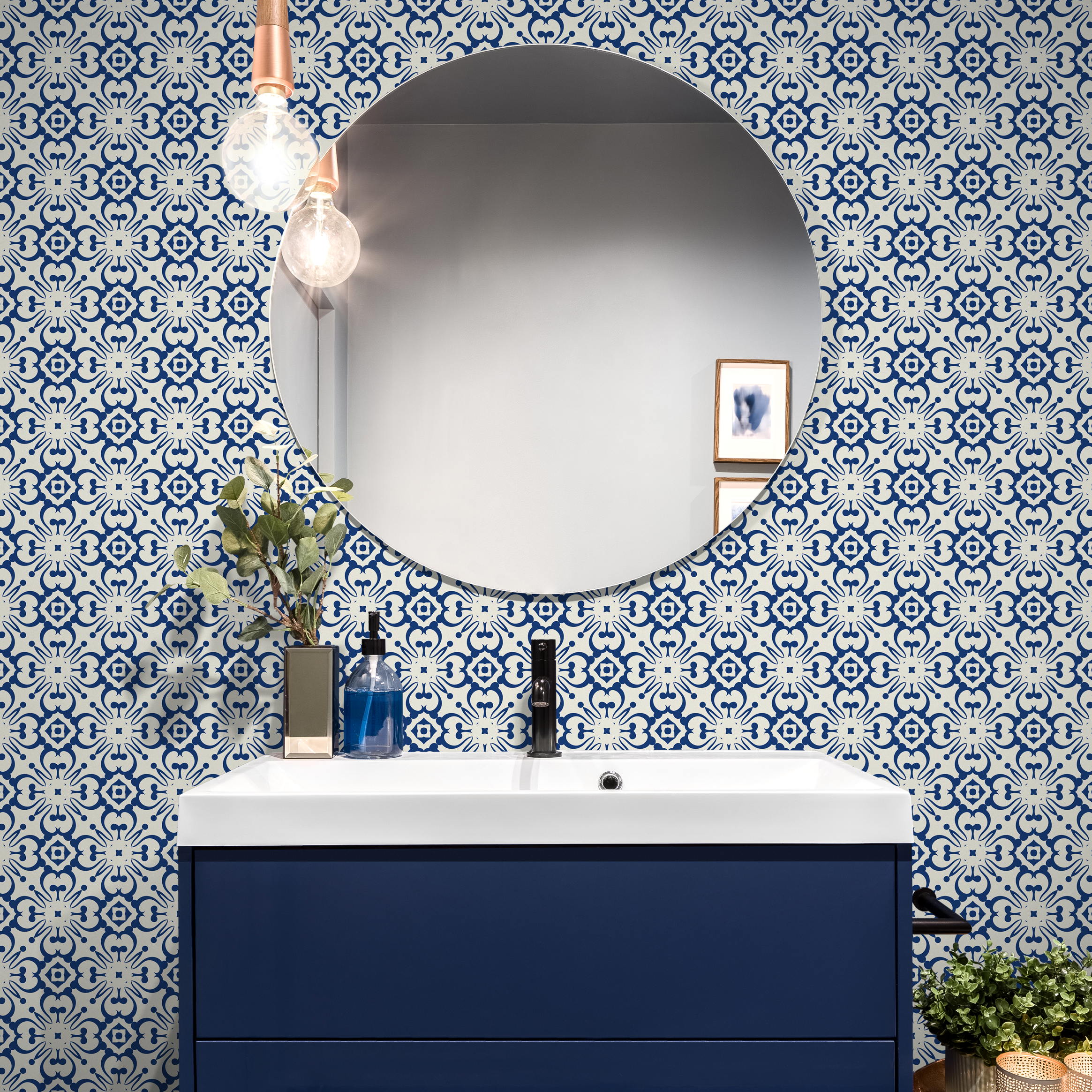 Tile Wallpaper With A Classic Azulejo Pattern In Blue And Cream - D180