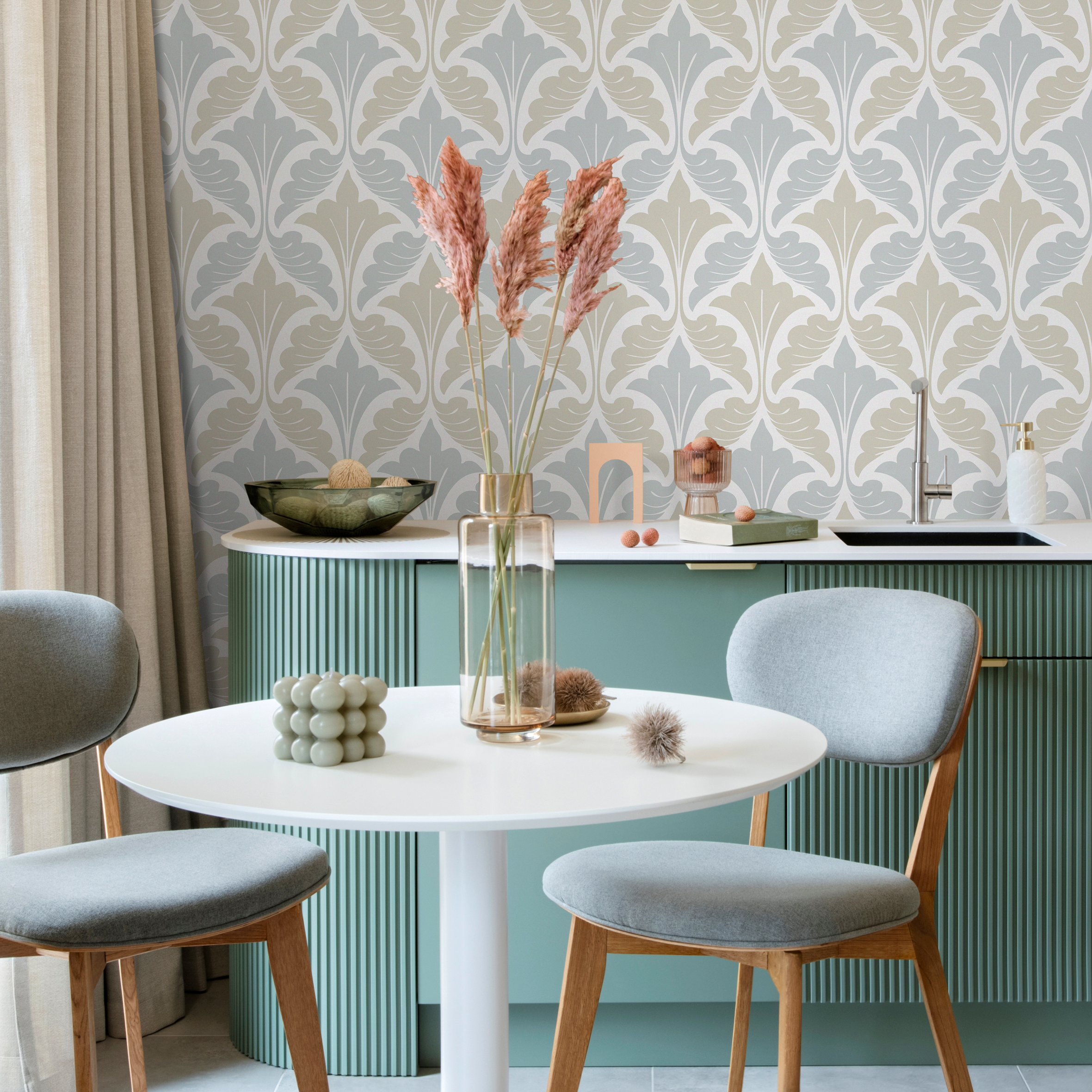 Damask Wallpaper With A Stylized Leaf Motif In Light Blue And Beige - D190