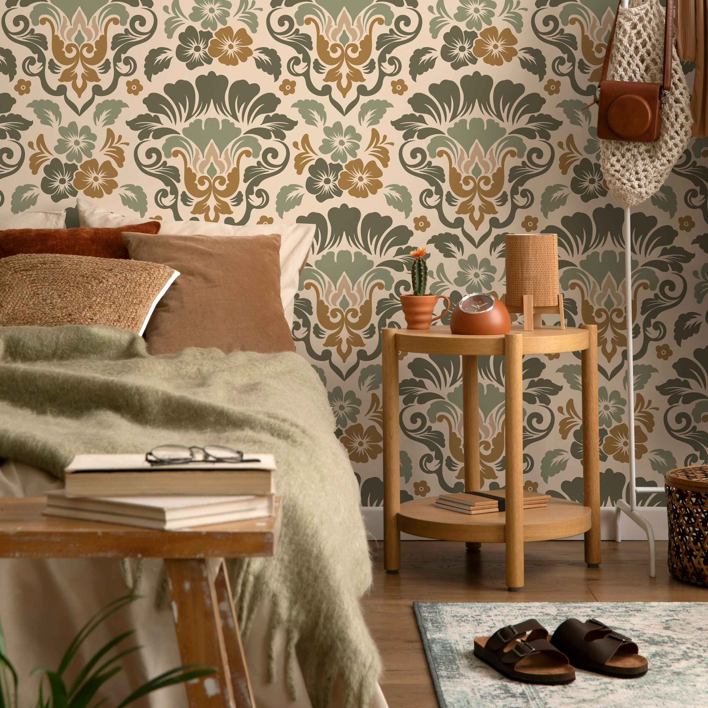 Damask Wallpaper With An Ornate Floral Motif In Green And Brown - D215