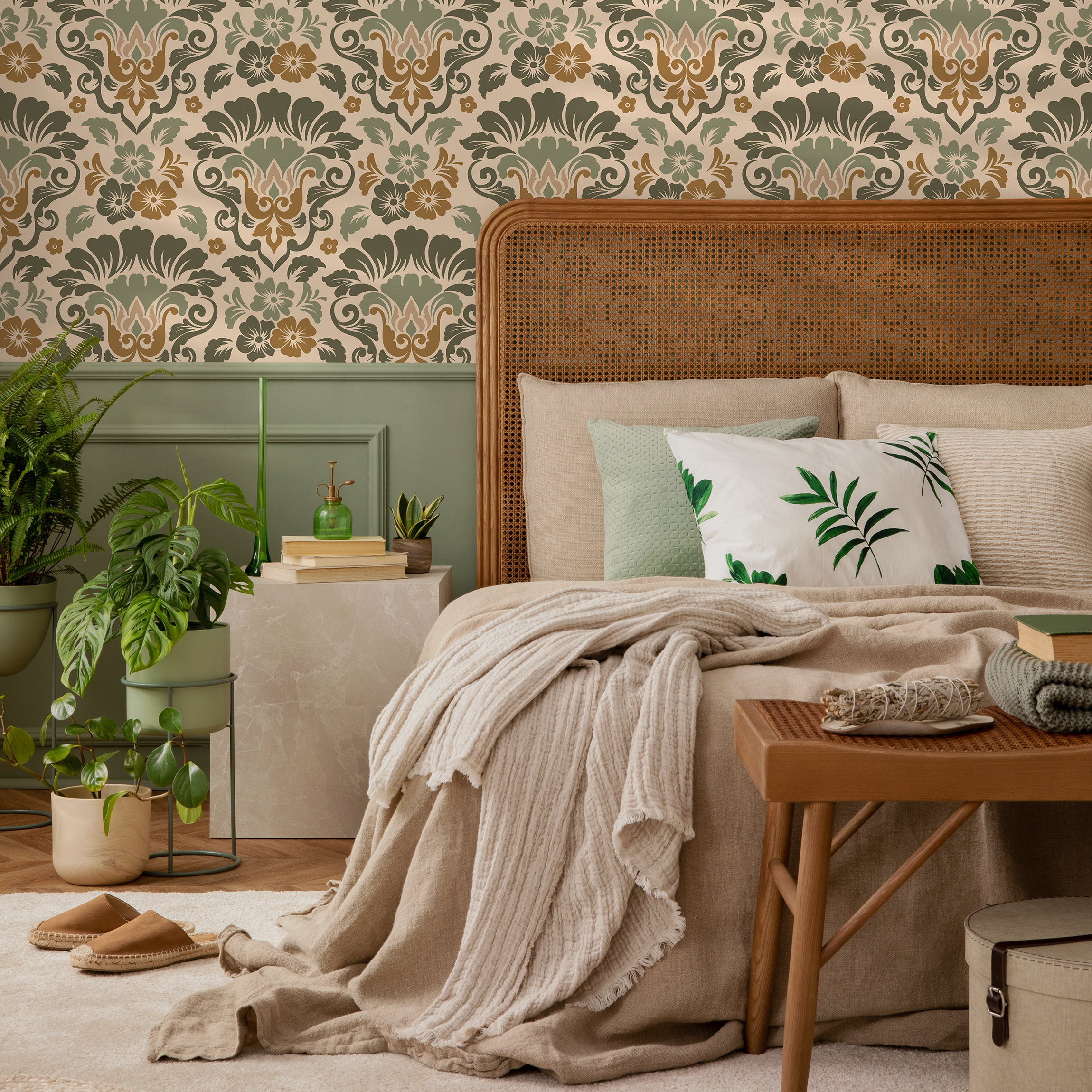 Damask Wallpaper With An Ornate Floral Motif In Green And Brown - D215