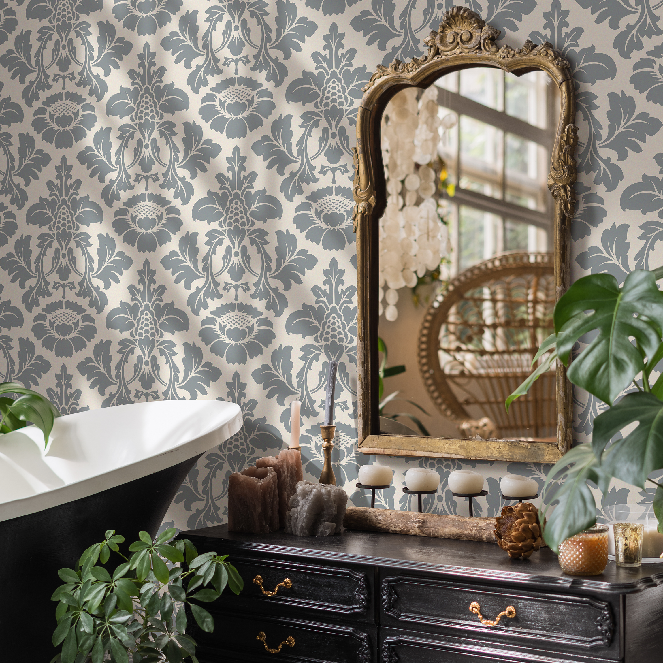 Damask Wallpaper With An Elegant Floral Motif In Light Grey And Cream - D258