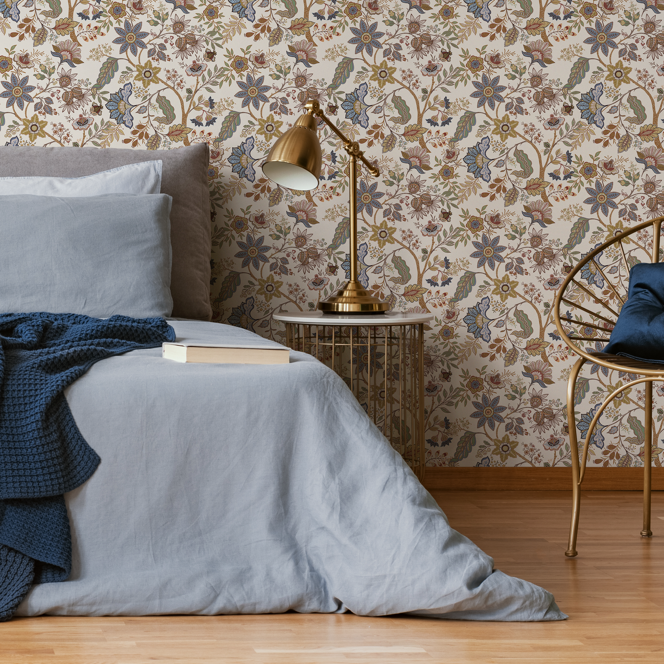 Chintz Wallpaper With A Vintage Floral Vine Motif In Taupe, Blue, And Green - D385