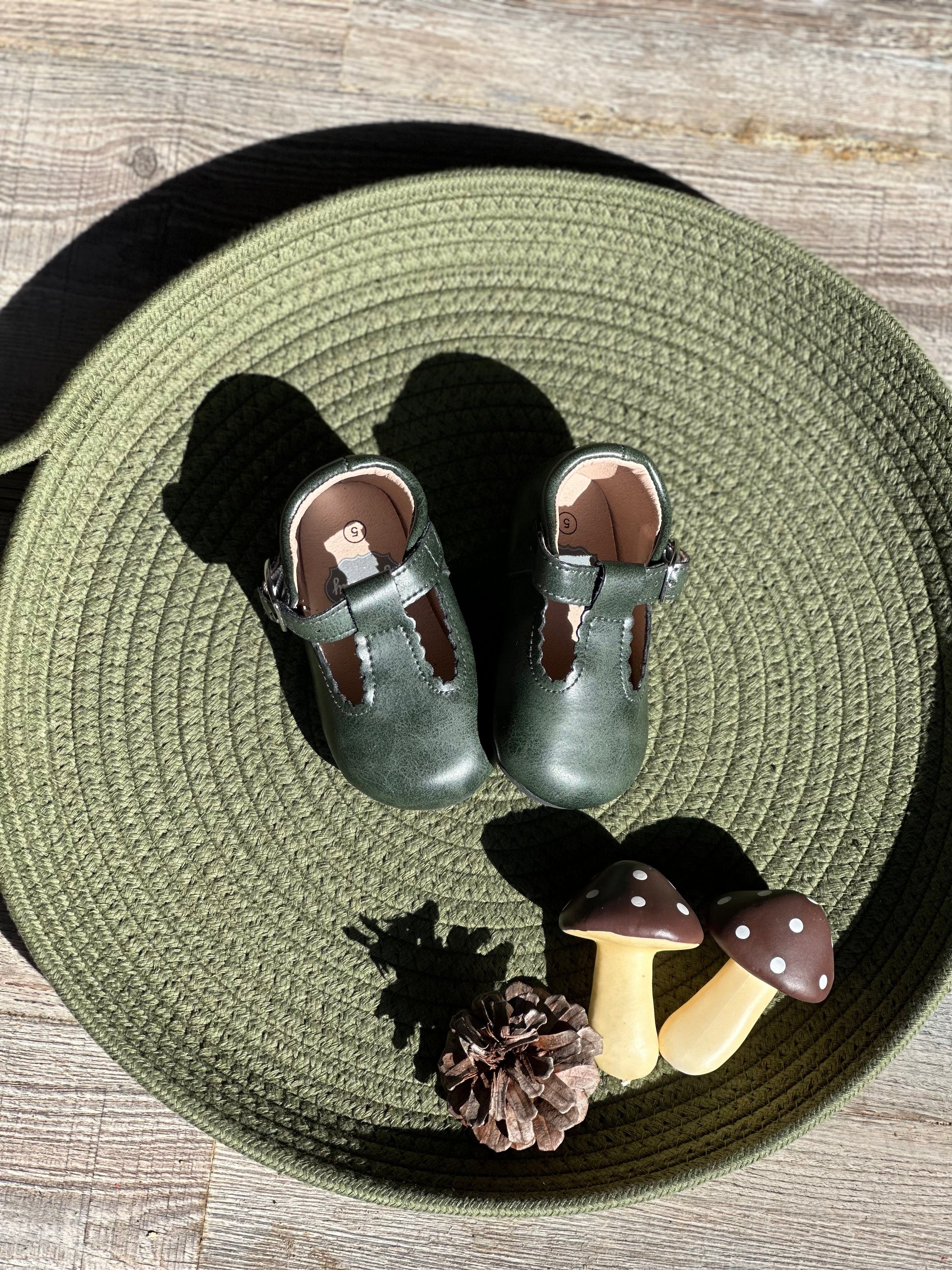 T-straps Forest Green Distressed Smooth Leather