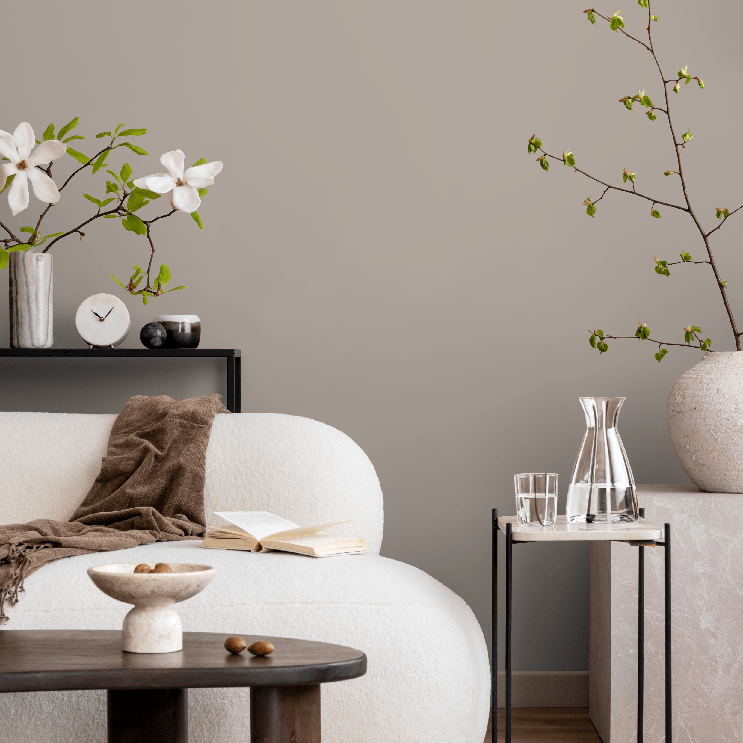 Solid Color Wallpaper In A Sophisticated Champagne Silver Hue - D420