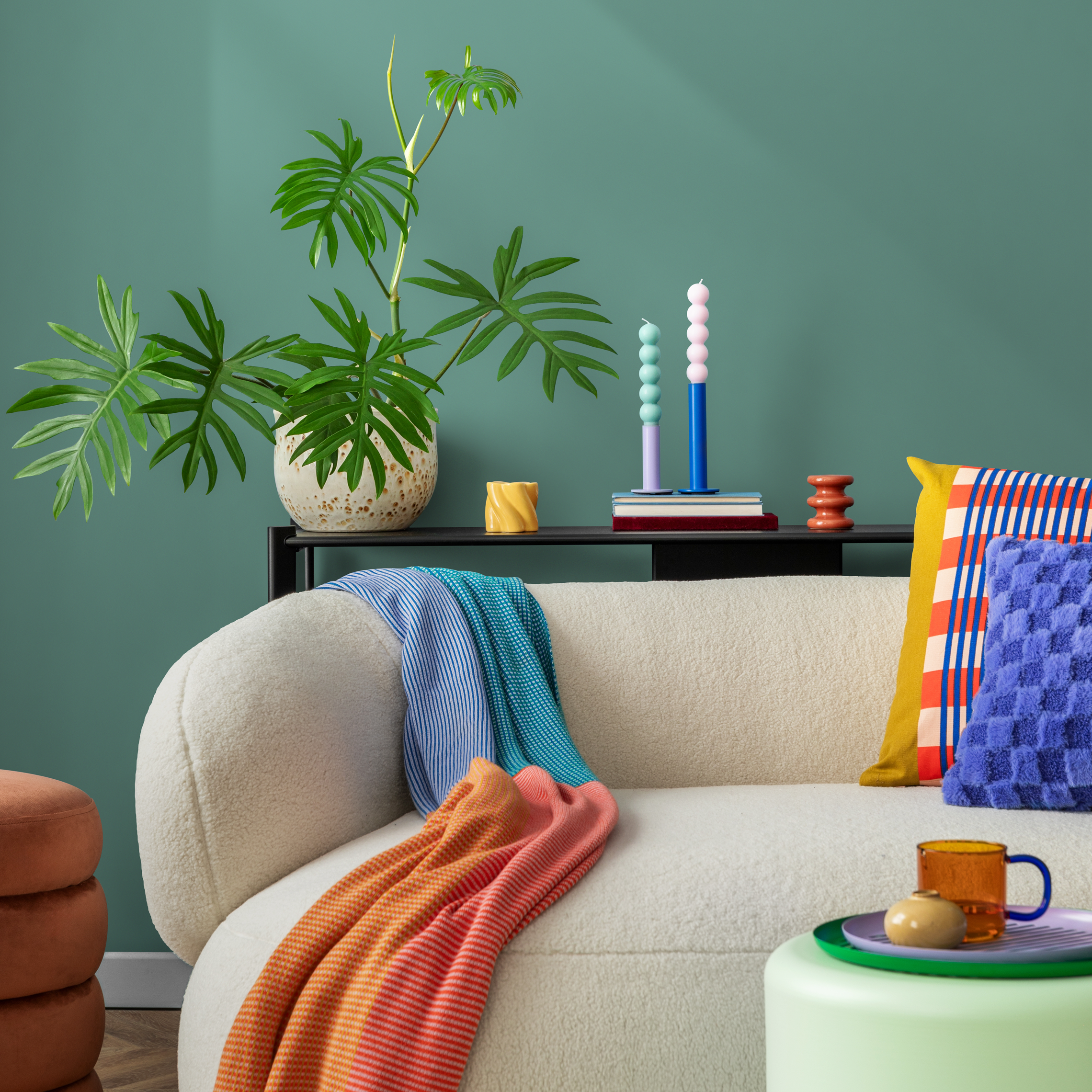 Solid Color Wallpaper In A Deep Surf Green - D431