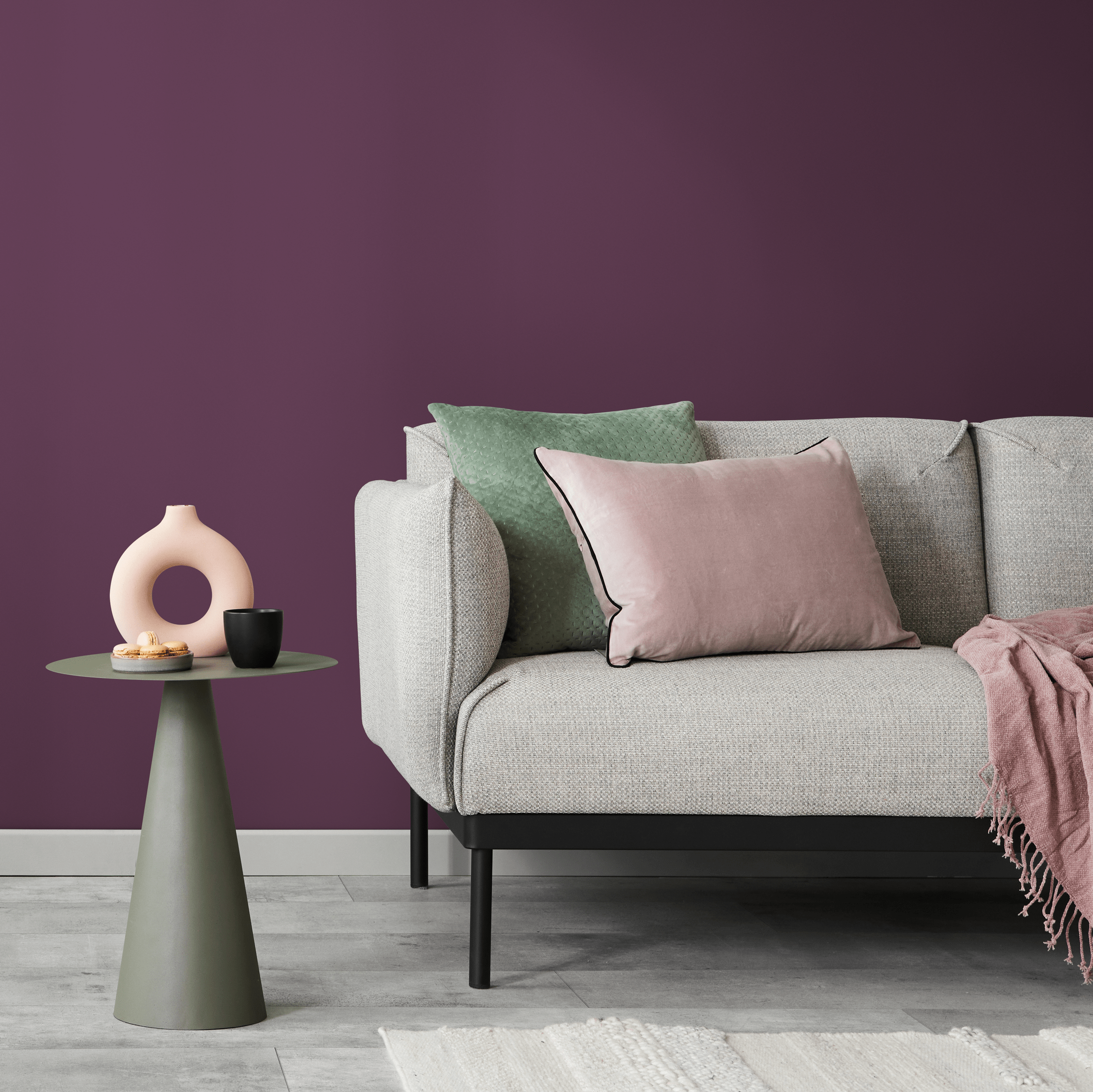 Solid Color Wallpaper In A Deep Grape Purple - D448